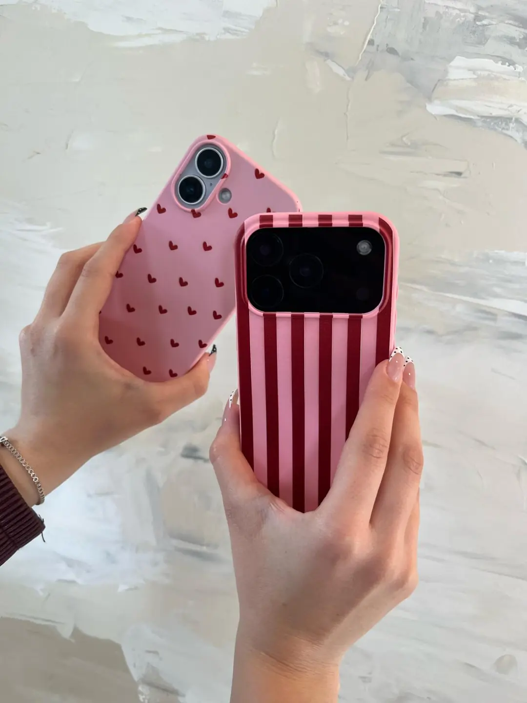 Pembe iPhone 17 Pro ve iPhone 16 Telefon Kılıfları