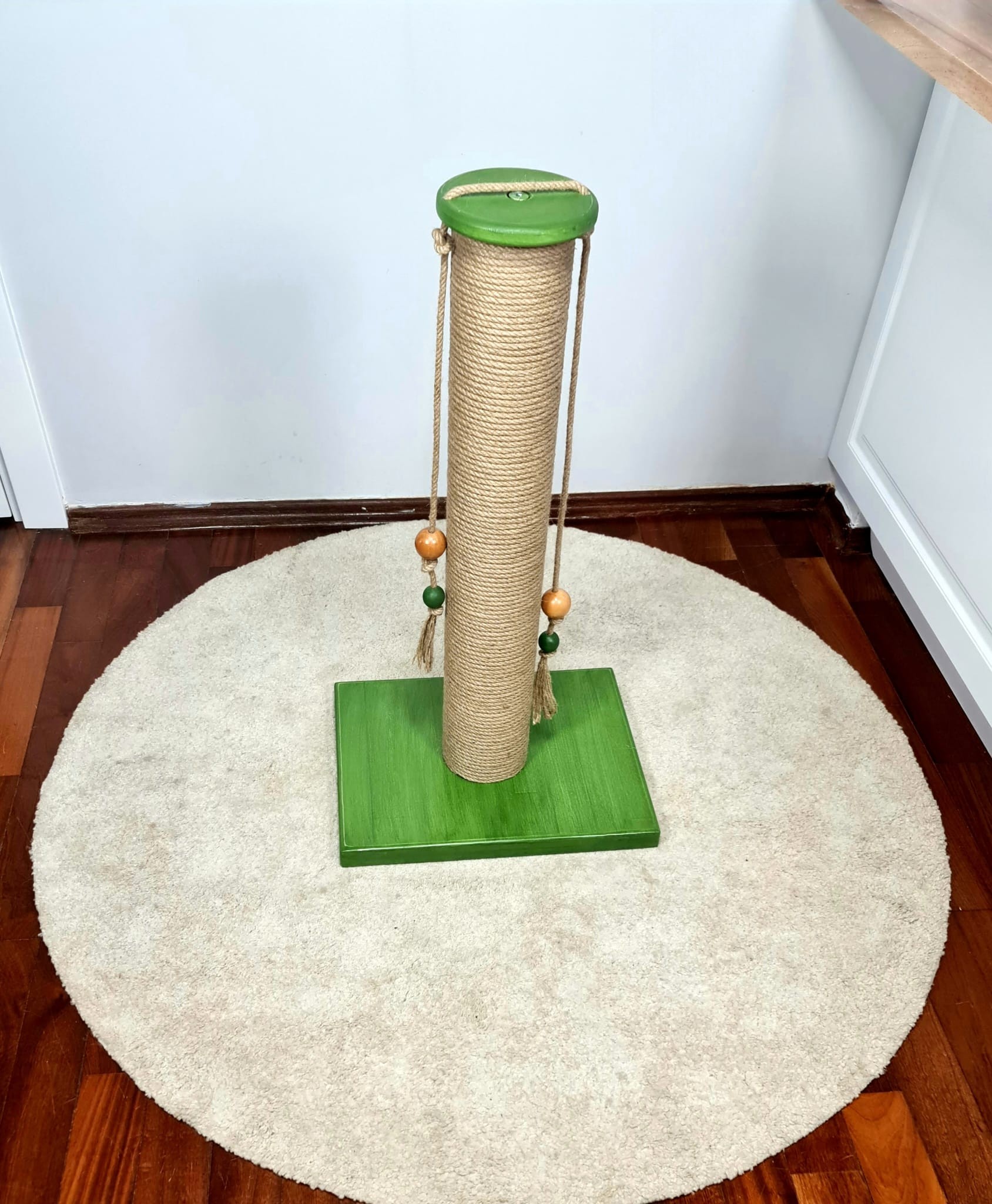 Square Green Long Beech Solid Wood Luxury Cat Scratching Board