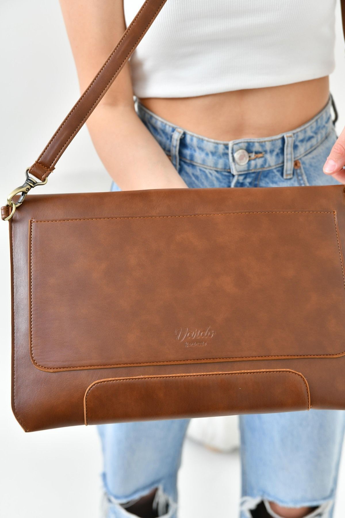 Hilde Uzun Askılı Deri 13-14 Inc & Evrak Business Çanta 36 x 26 cm - Taba