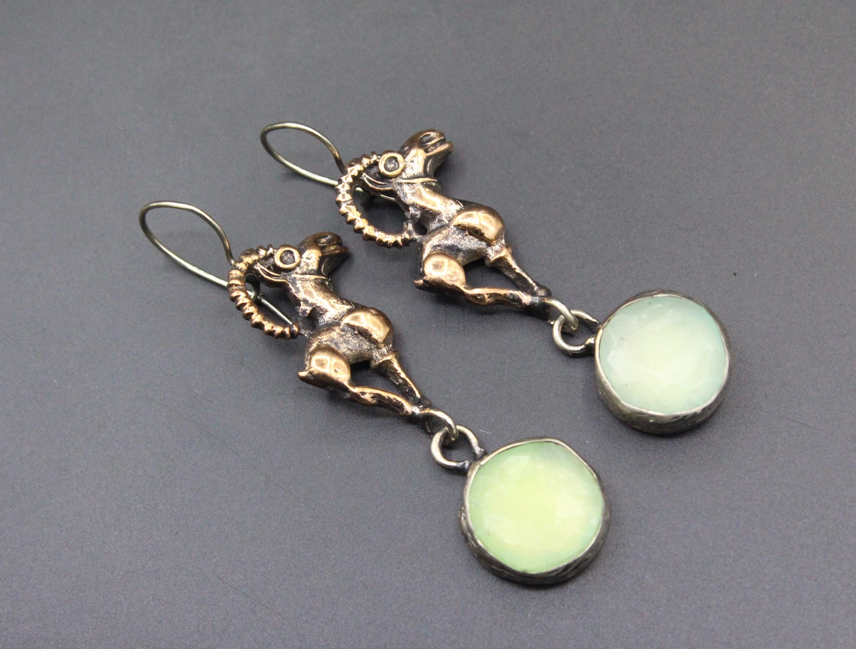 Bronze Küpe, Dağ Keçisi desenli Küpe, Zircon Taşlı Küpe, Boho Küpe, 