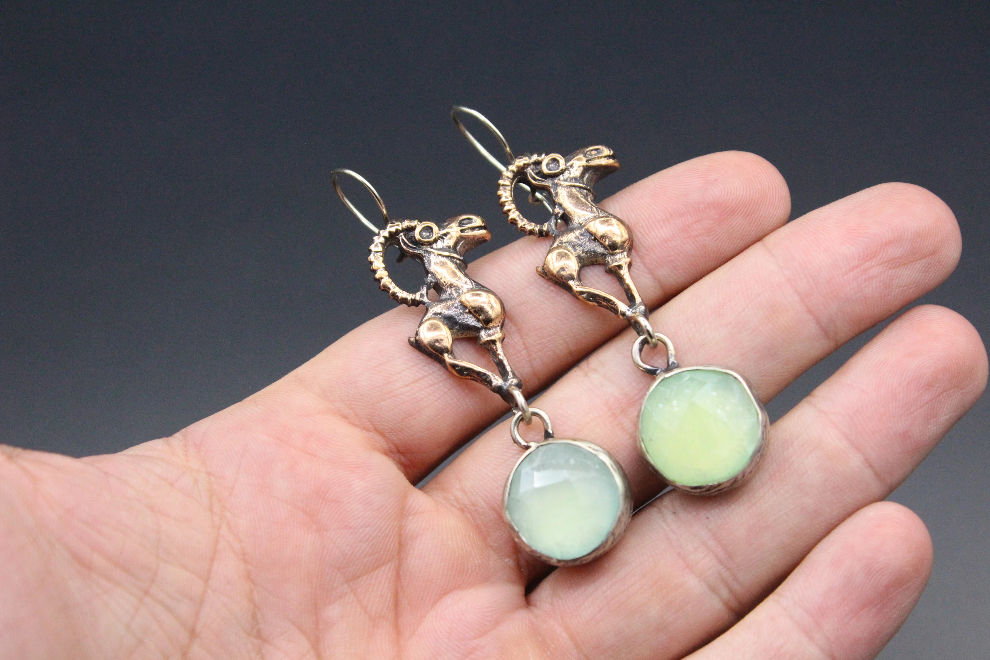 Bronze Küpe, Dağ Keçisi desenli Küpe, Zircon Taşlı Küpe, Boho Küpe, 