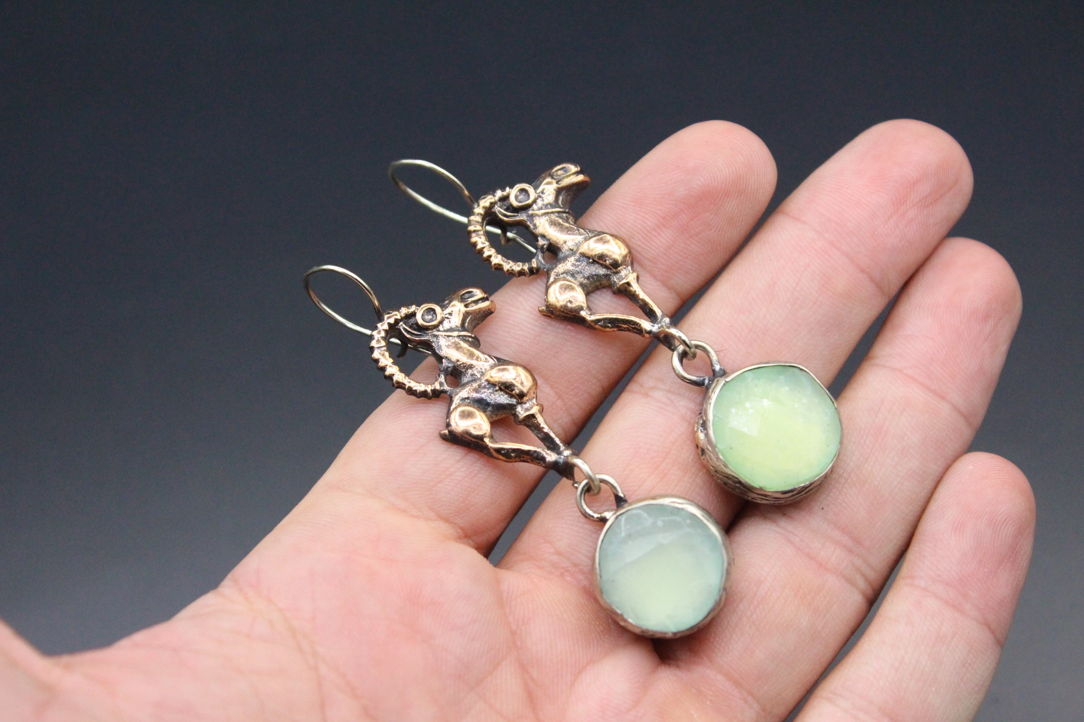 Bronze Küpe, Dağ Keçisi desenli Küpe, Zircon Taşlı Küpe, Boho Küpe, 