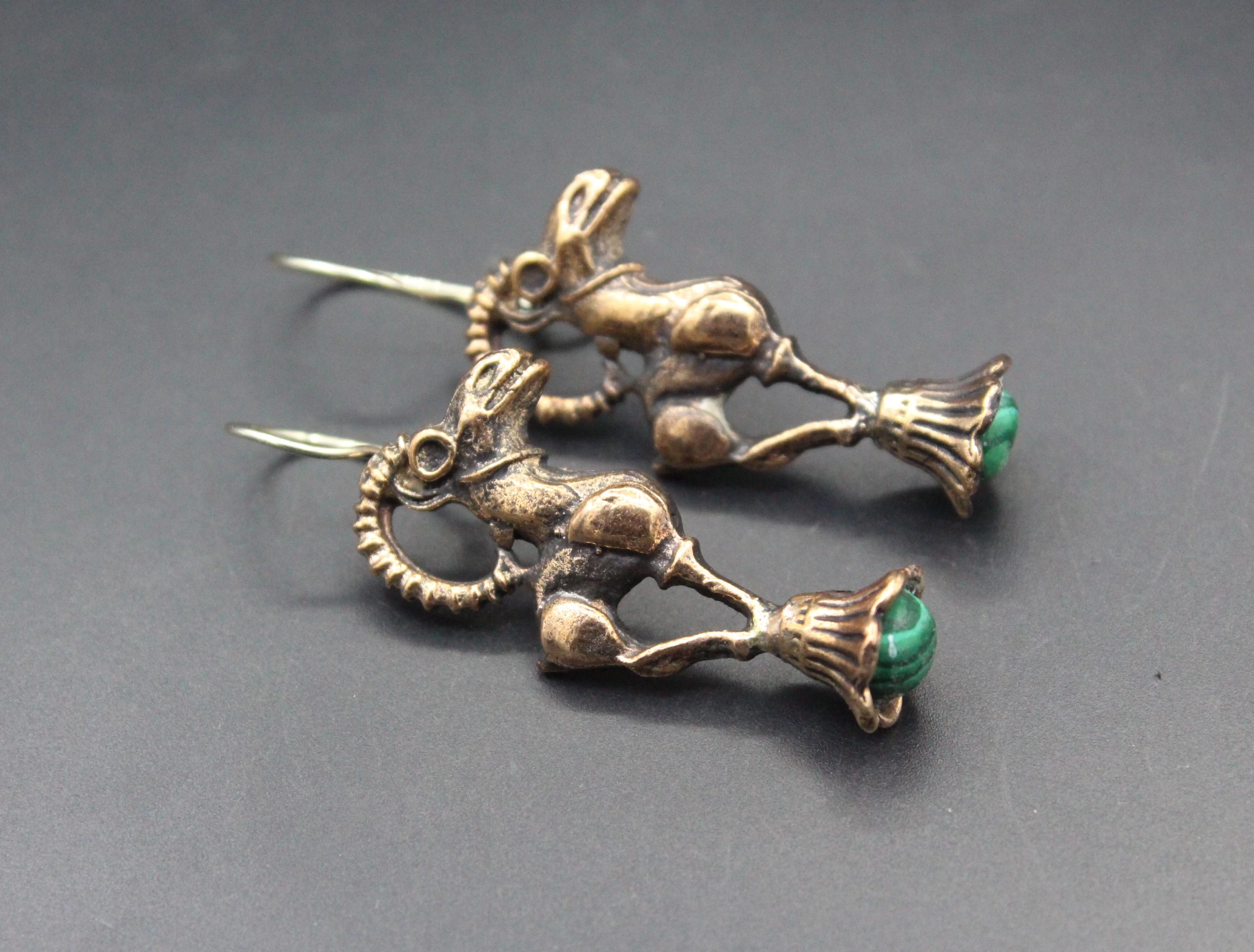 Bronze Küpe, Dağ Keçisi desenli Küpe, Malahit Taşlı Küpe, Boho Küpe, 