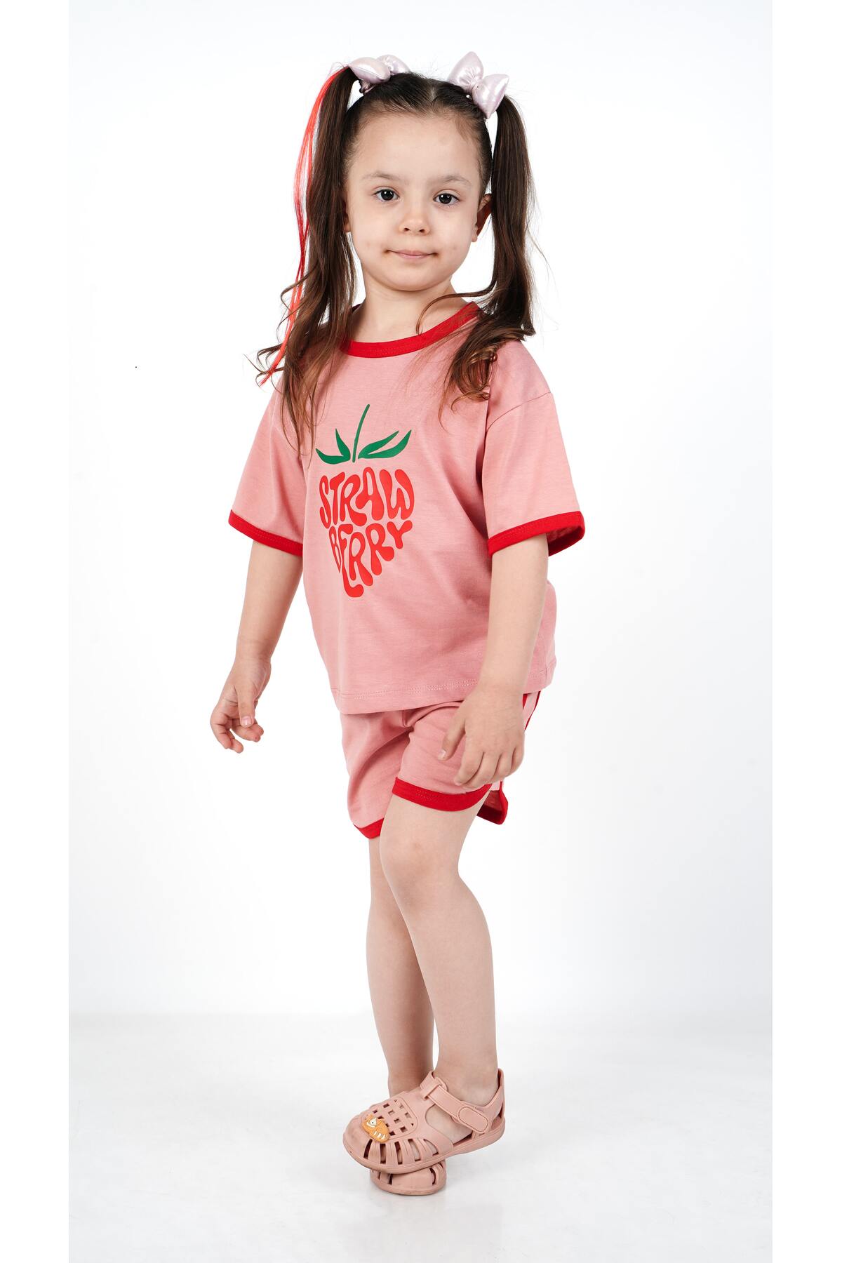 Kız Çocuk Penye 2'li Alt Üst Şort Tişört Biyeli Çilek Baskılı İkili Takım