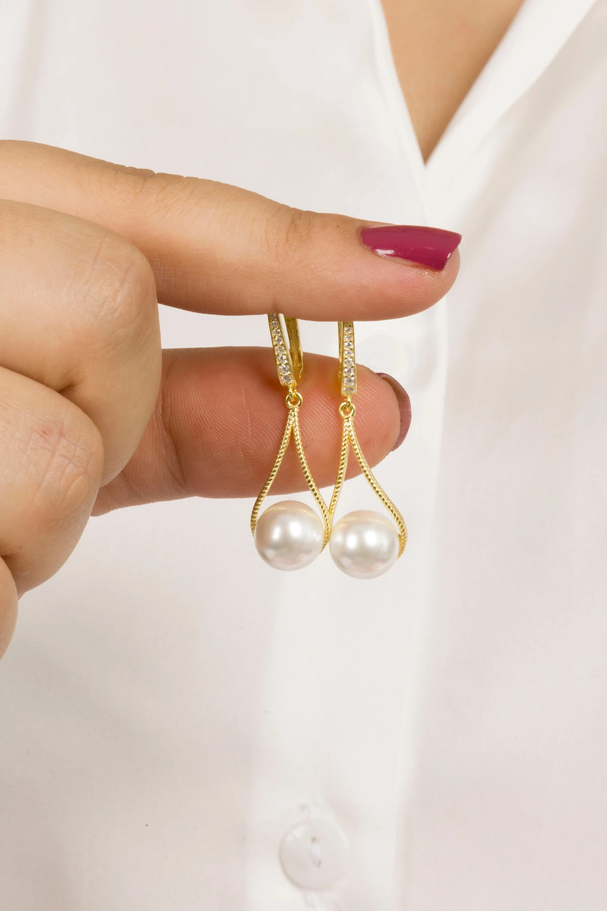 925 Ayar Gümüş Zarif İnci Sallantılı J Küpe - 10 mm Gold Kaplamalı Küpe