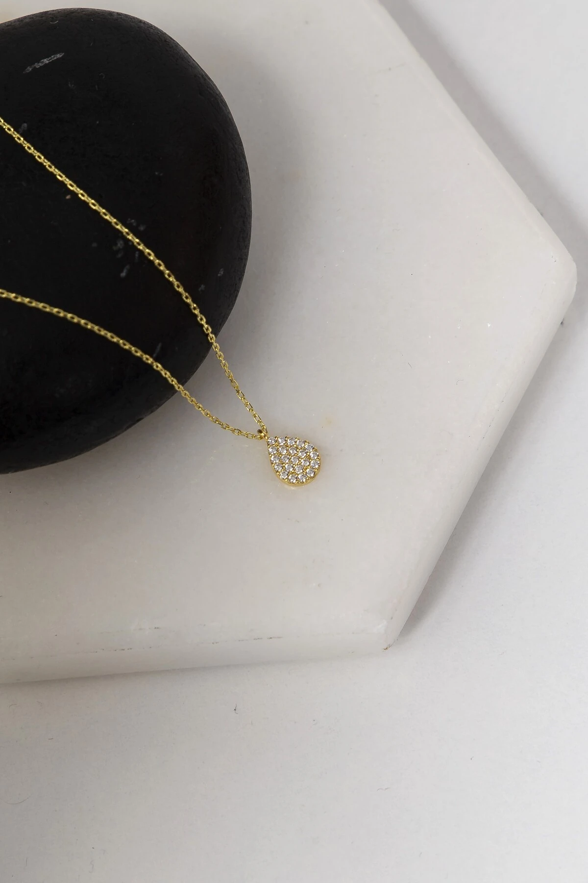 Gümüş Zirkon Taşlı Minimal Damla Gold Kolye
