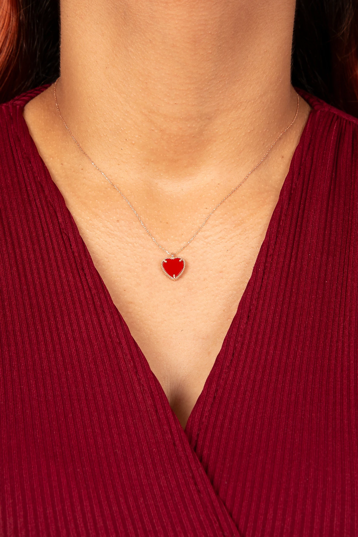 GÜMÜŞ KALPLİ AŞK KOLYE KIRMIZI TAŞLI ROSE