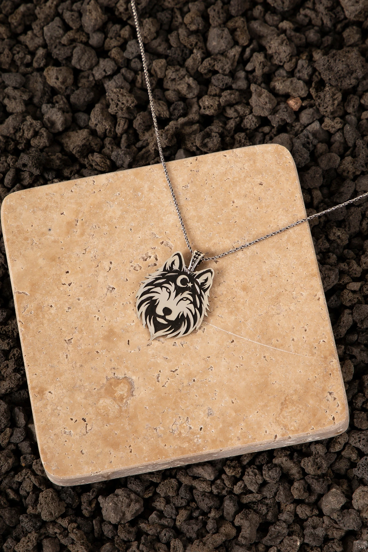 GÜMÜŞ KURT VE AY YILDIZ MOTİFLİ ERKEK KOLYE