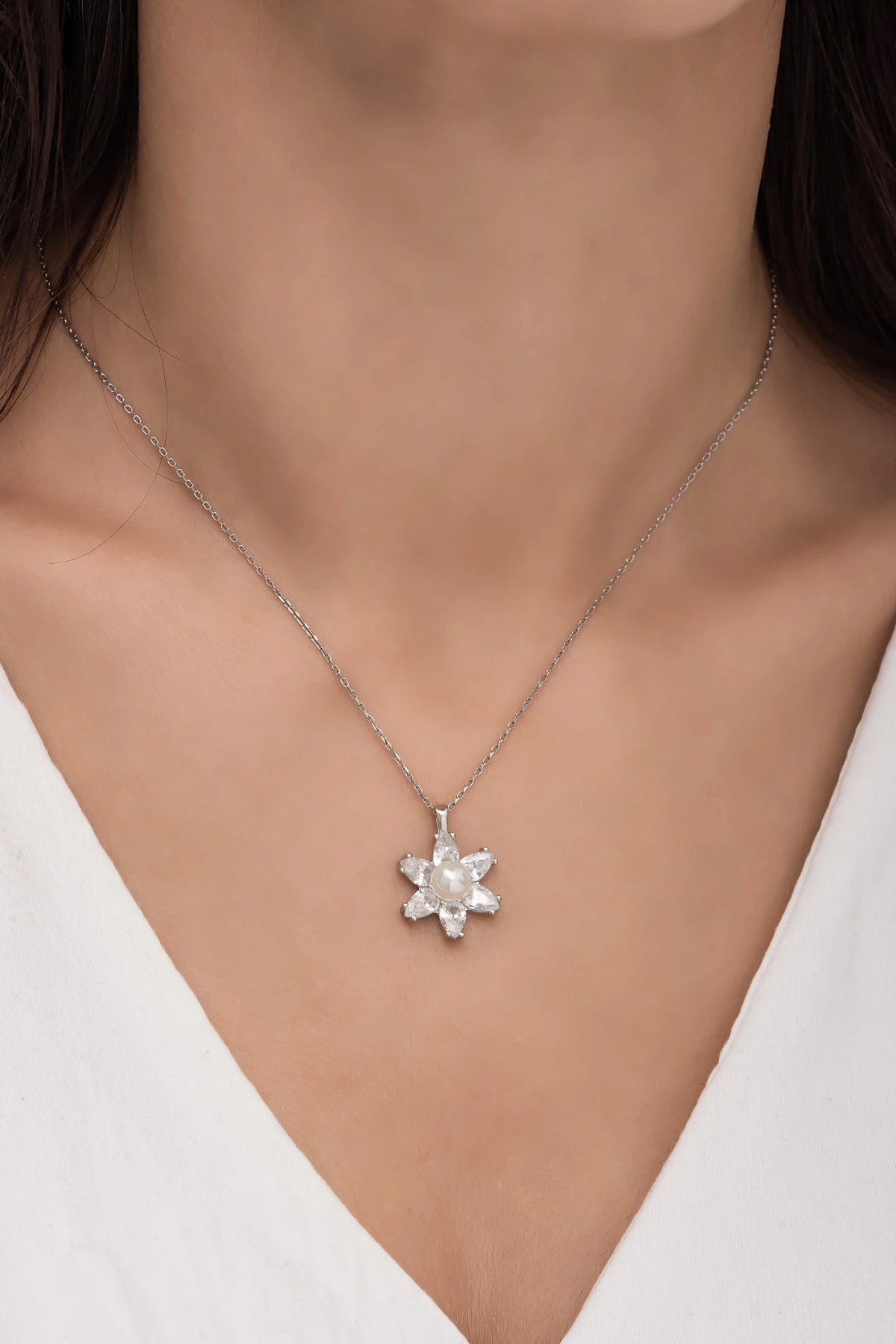 Incili Lotus Beyaz Taşlı Rodaj Kolye