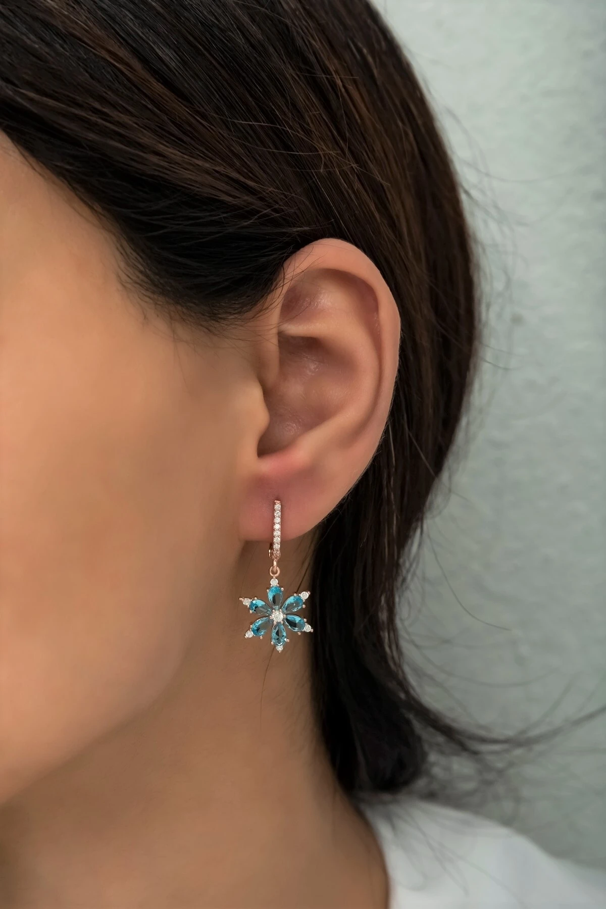 Akuamarin Taşlı Yıldız Çiçeği Küpe 925 Ayar Gümüş