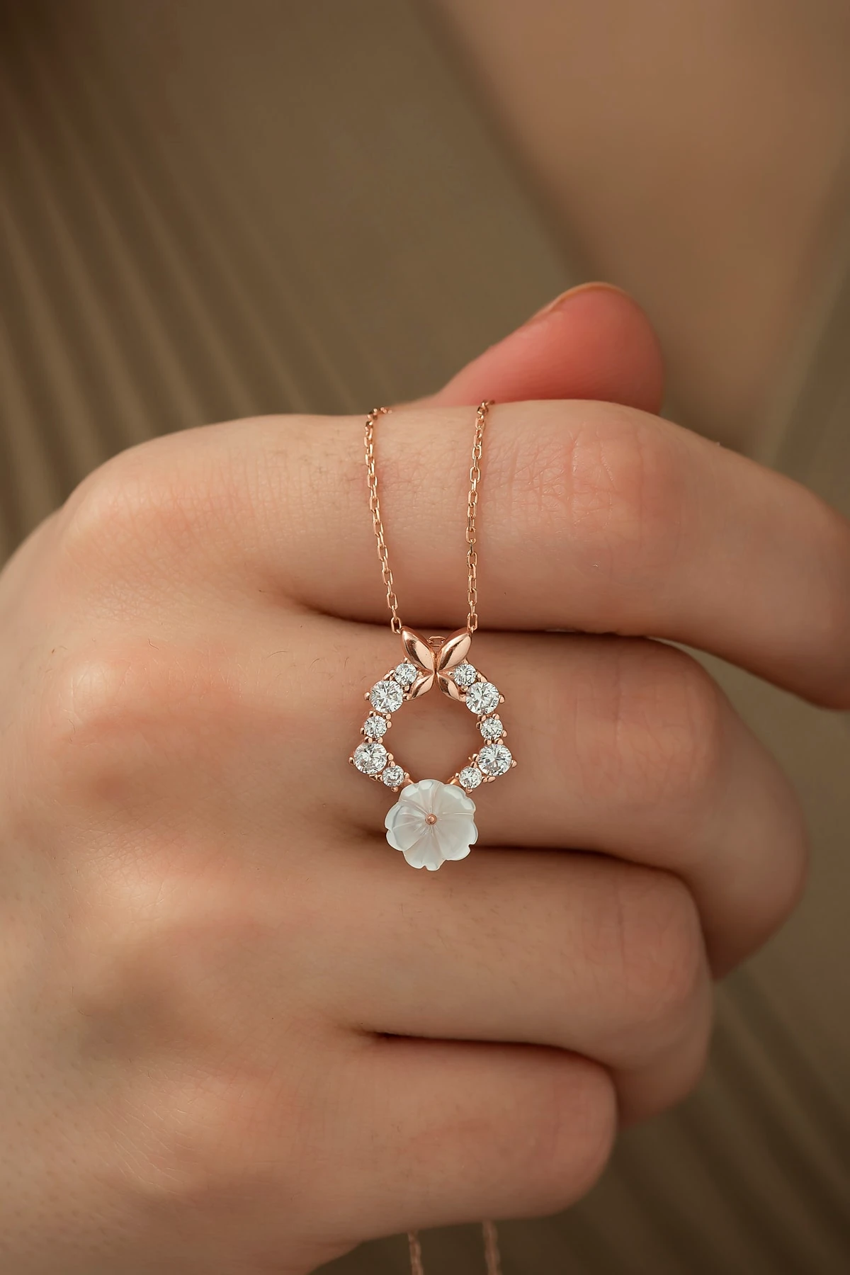 Sedefli Manolya Çiçeği Kolye-925 Ayar Gümüş