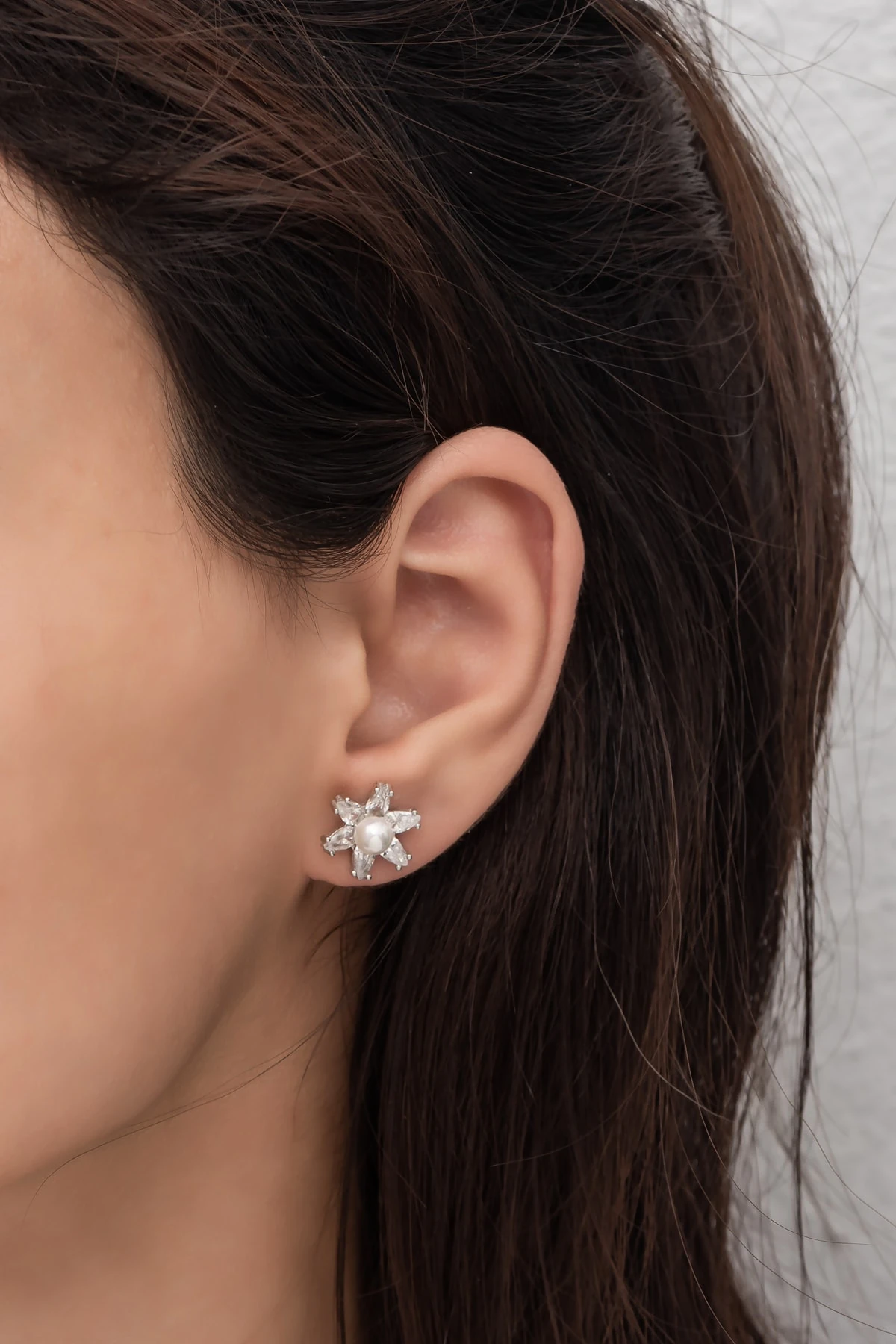 Incili Lotus Beyaz Taşlı Rodaj Küpe-925 Ayar Gümüş