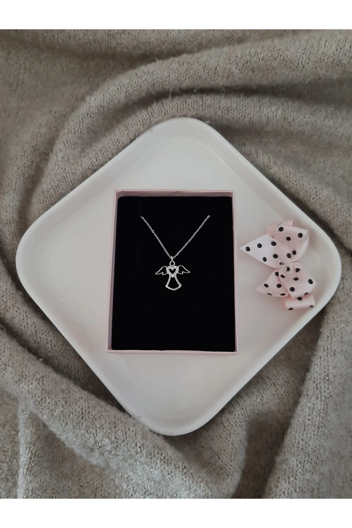 Gümüş Melek Figürlü Rodaj Kolye