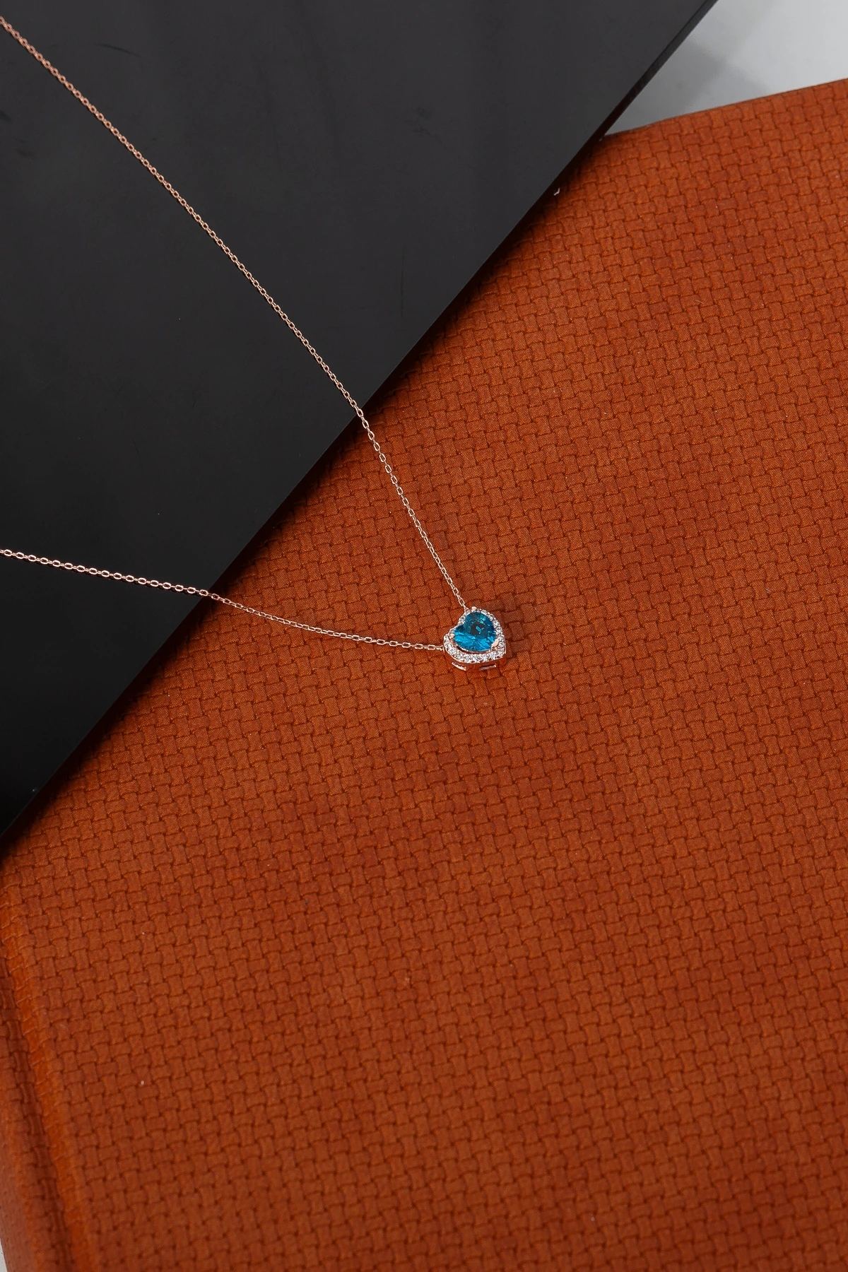 925 AYAR GÜMÜŞ ROSE AKUAMARİN TAŞLI KALP KOLYE