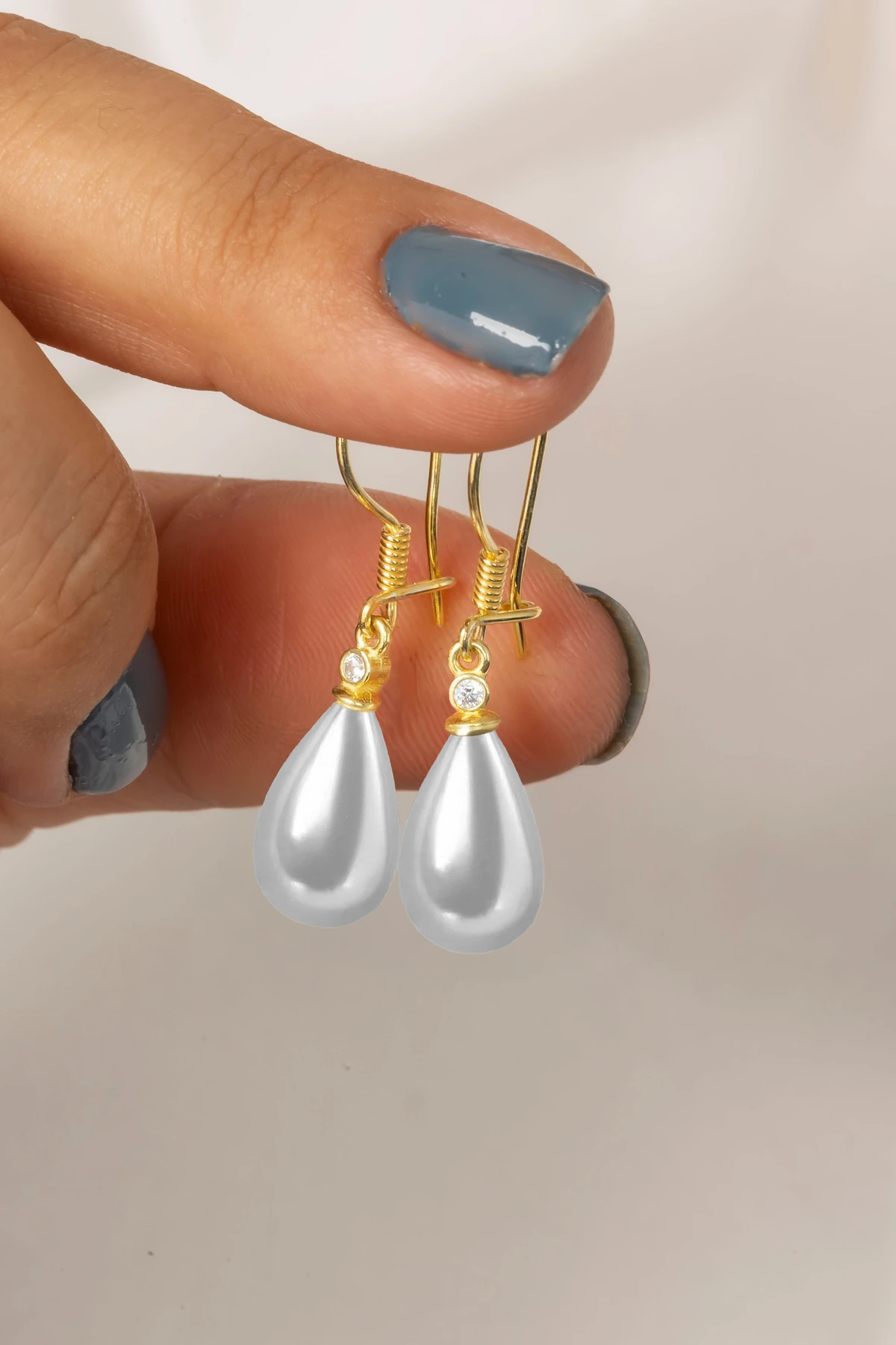 Gümüş Damla Model Kadın İnci Gold Anne Küpe 8x12 mm