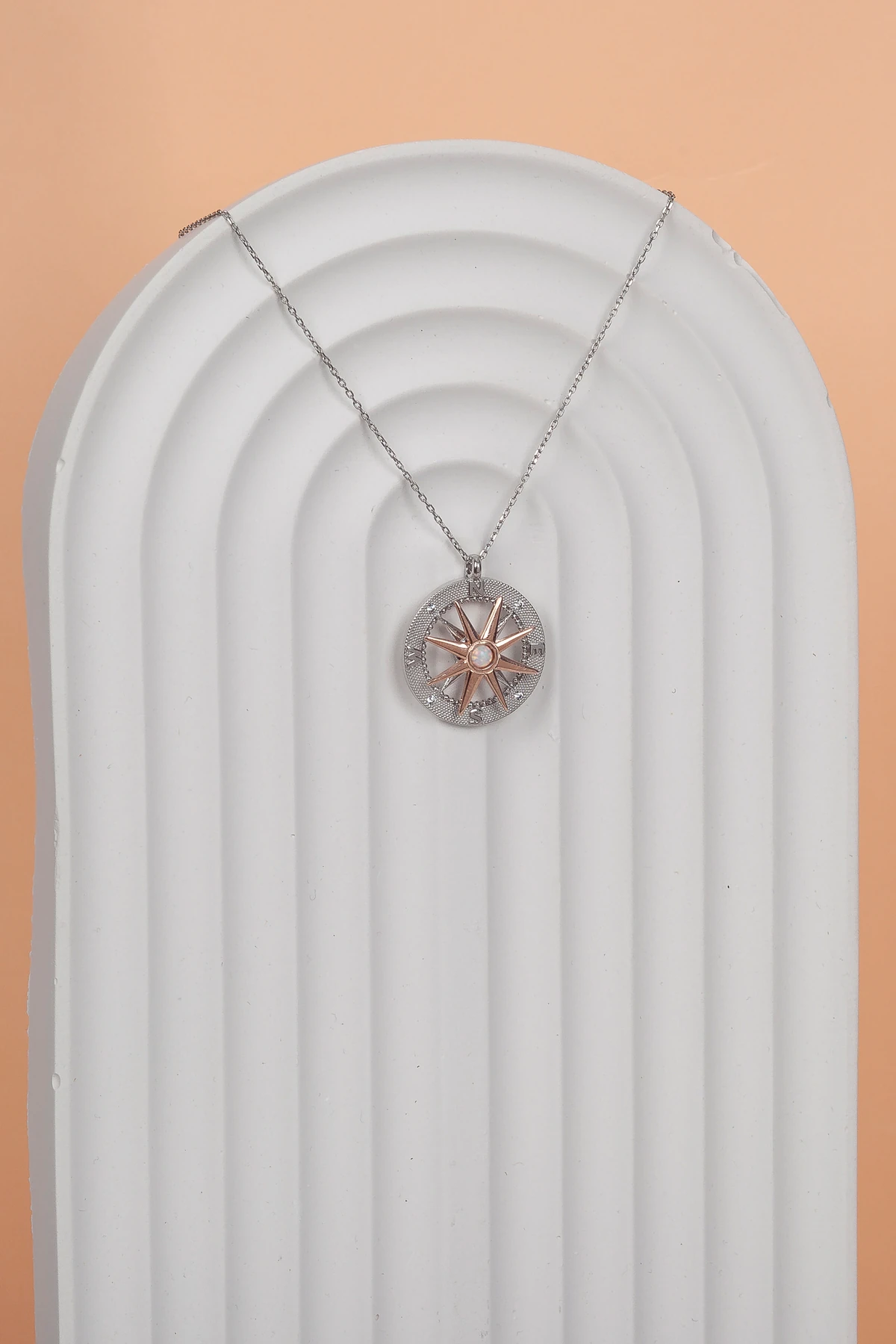 Stres Pusula Beyaz Opal Taşlı Dönen Kolye- 925 Ayar Gümüş