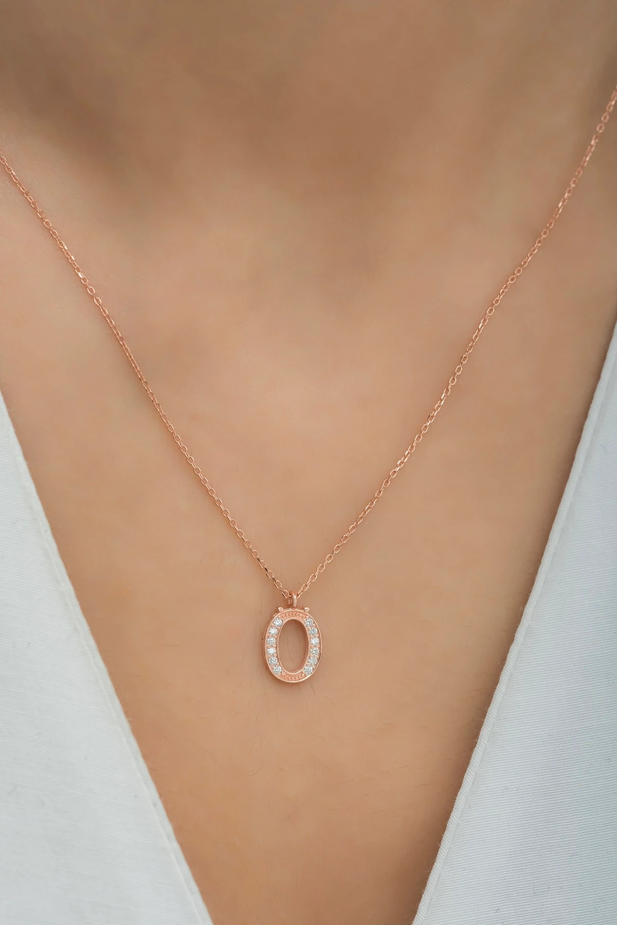 Gümüş Zirkon Taşlı Ö Harfi Kolye