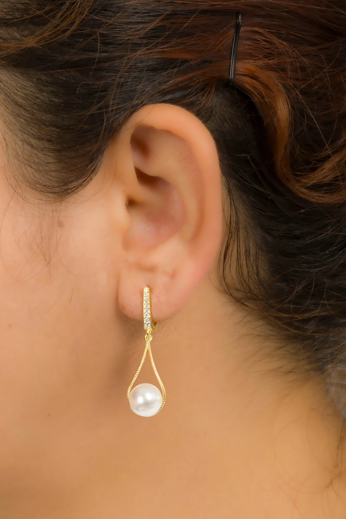 925 Ayar Gümüş Zarif İnci Sallantılı J Küpe - 10 mm Gold Kaplamalı Küpe