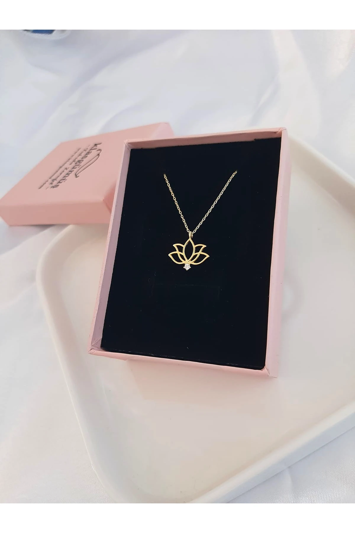 Lotus Çiçeği Figürlü Gold Kolye-925 Ayar Gümüş