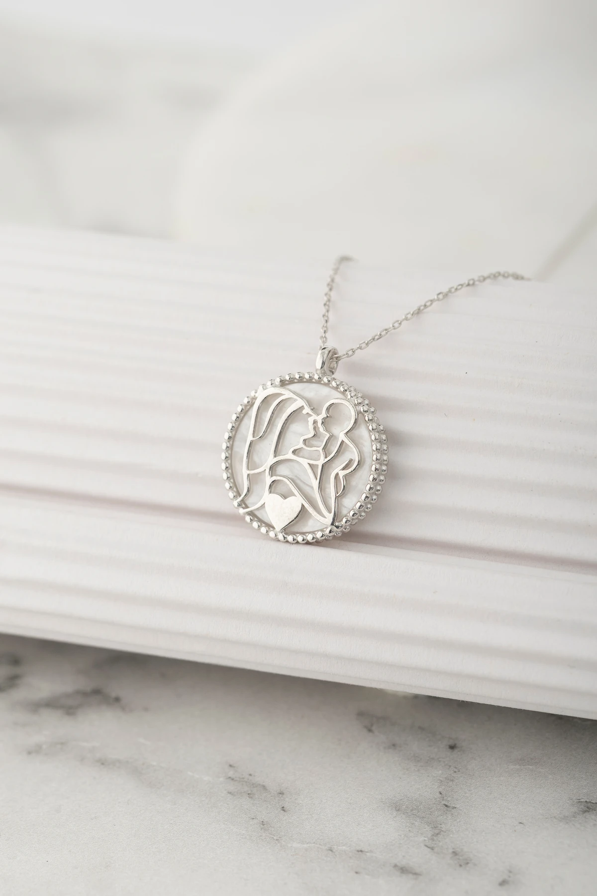 Anne Bebek Beyaz Rodaj 925 Ayar Gümüş Kolye