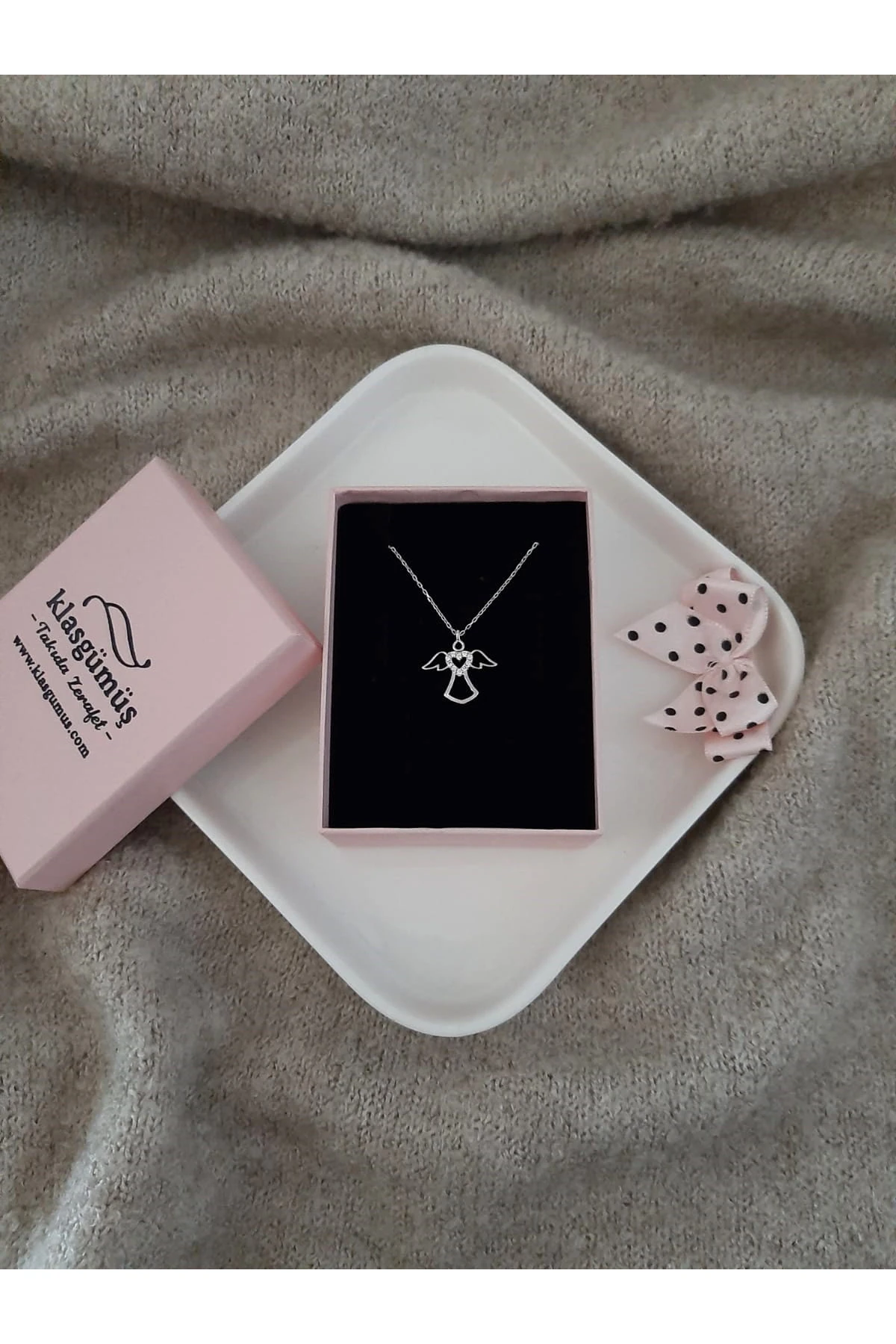 Gümüş Melek Figürlü Rodaj Kolye