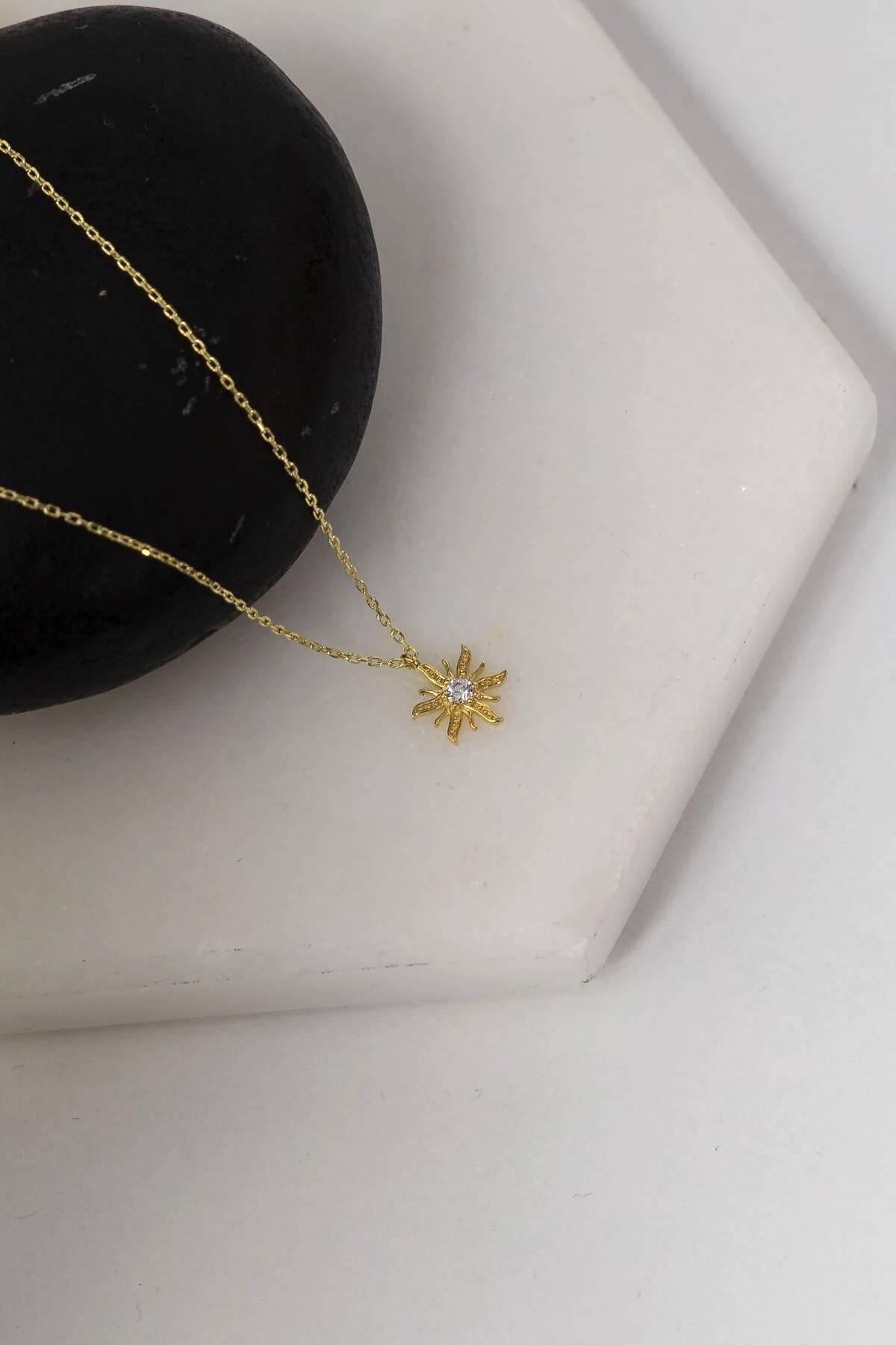 Gümüş Minimal Güneş Gold Kolye