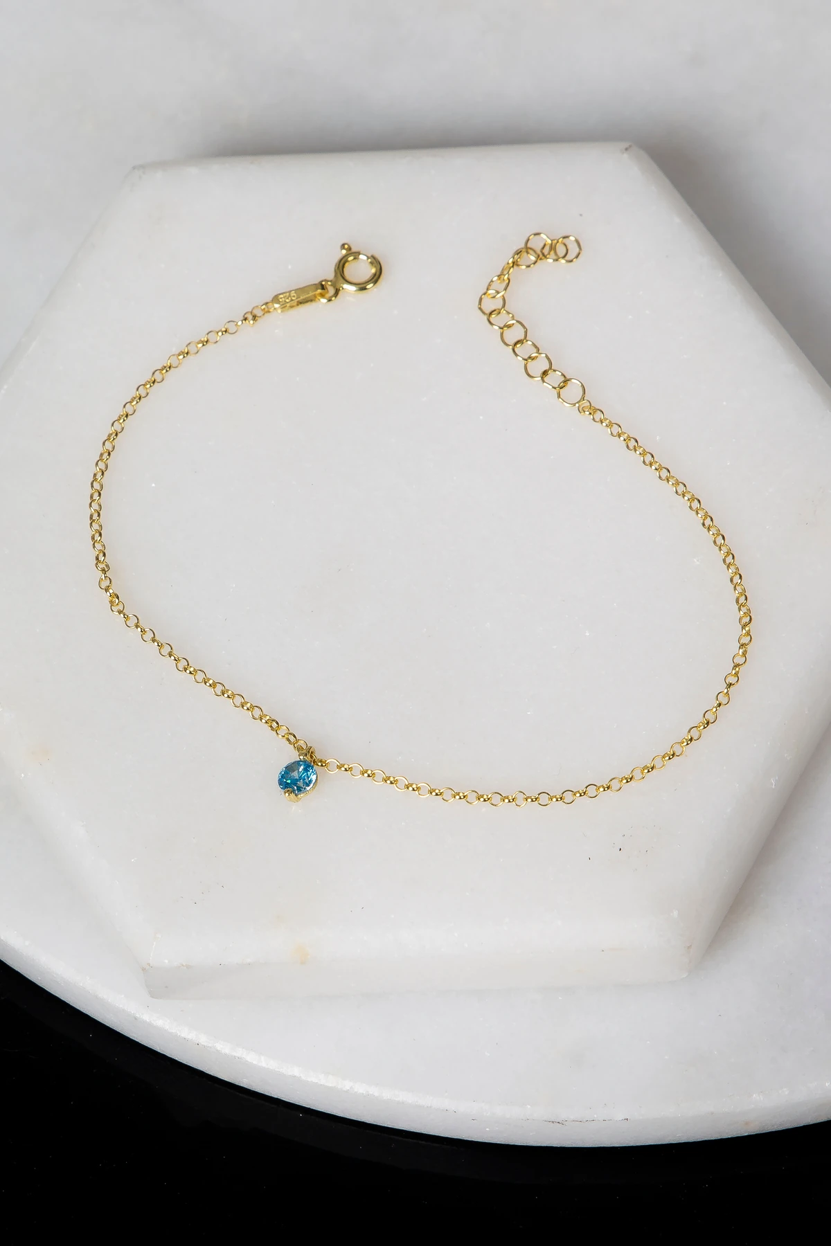 Gümüş Minimal Akuamarin Taşlı Gold Tek Taş Bileklik