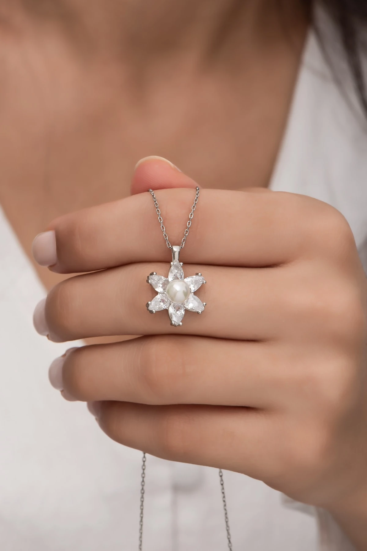 Incili Lotus Beyaz Taşlı Rodaj Kolye