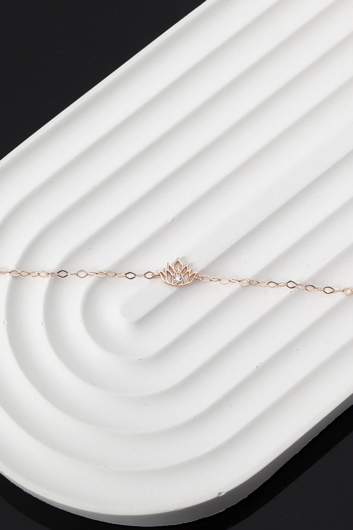 LOTUS ÇİÇEĞİ FİGÜRLÜ BİLEKLİK- 925 AYAR GÜMÜŞ