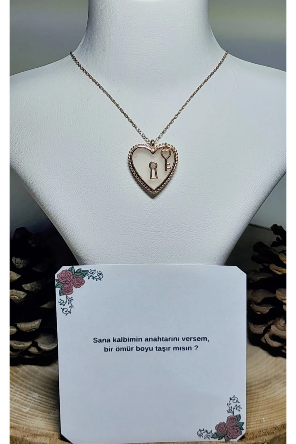 Gümüş Kalp Kolye Ve Anahtarı Gece Parlayan Rose | Hediyelik Notlu Ürün