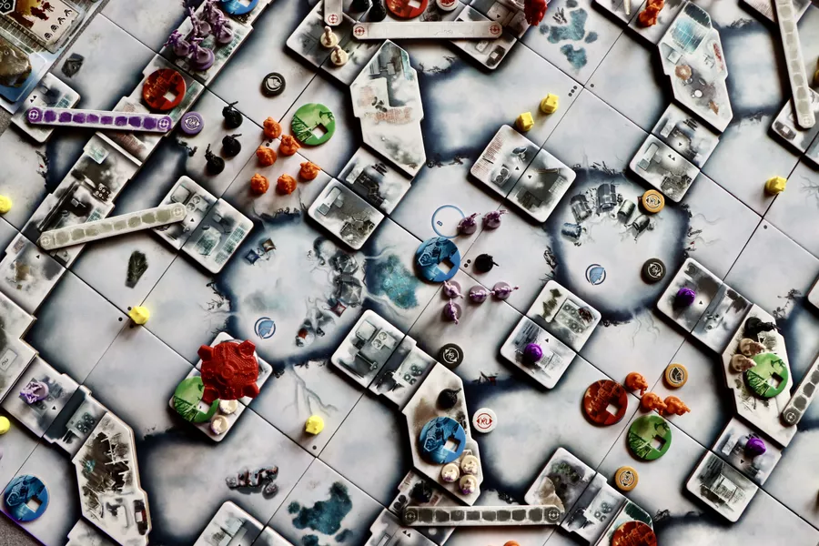 DEI: Divide et Impera (İngilizce)