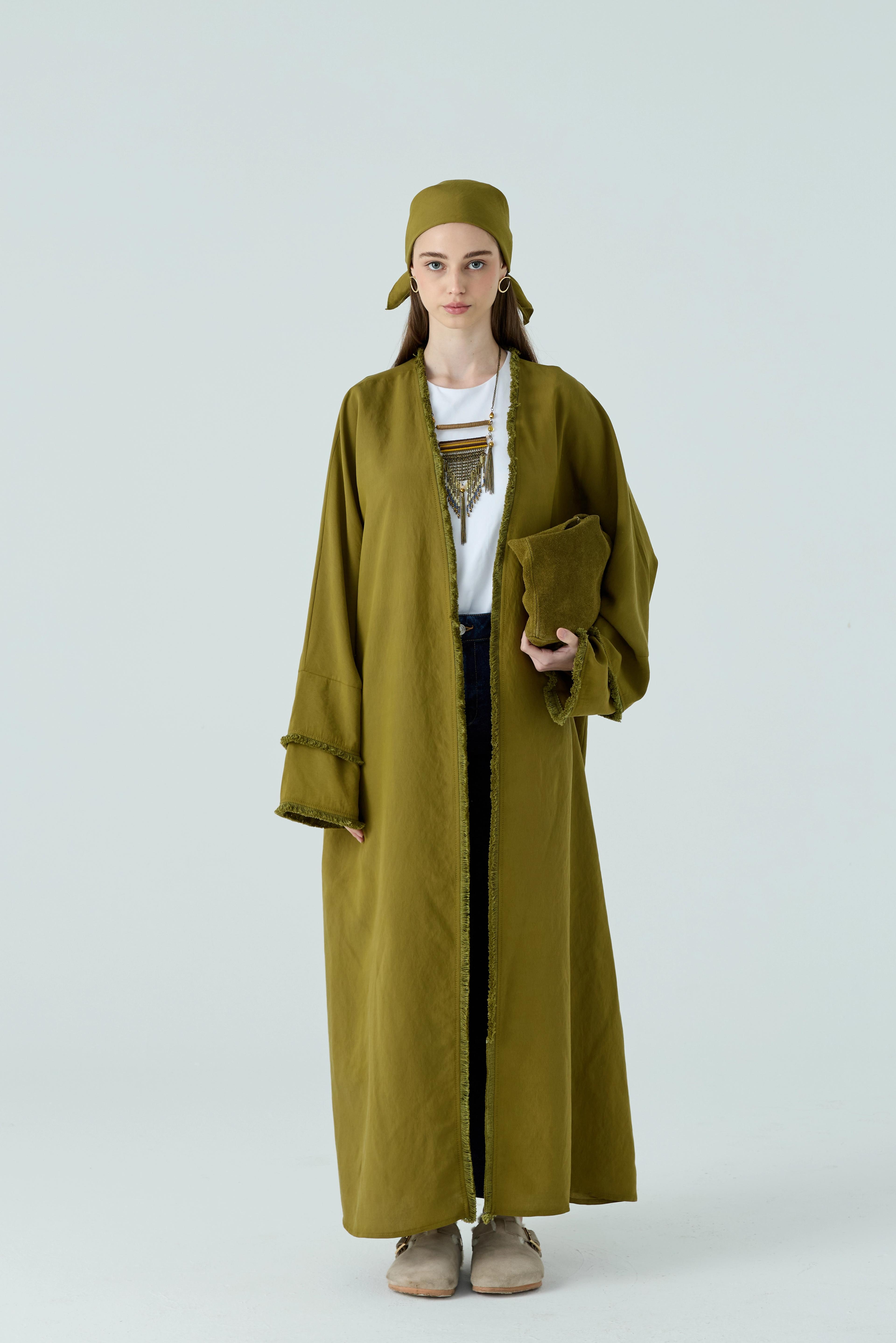 Yağ Yeşili Katmanlı Püskül Abaya