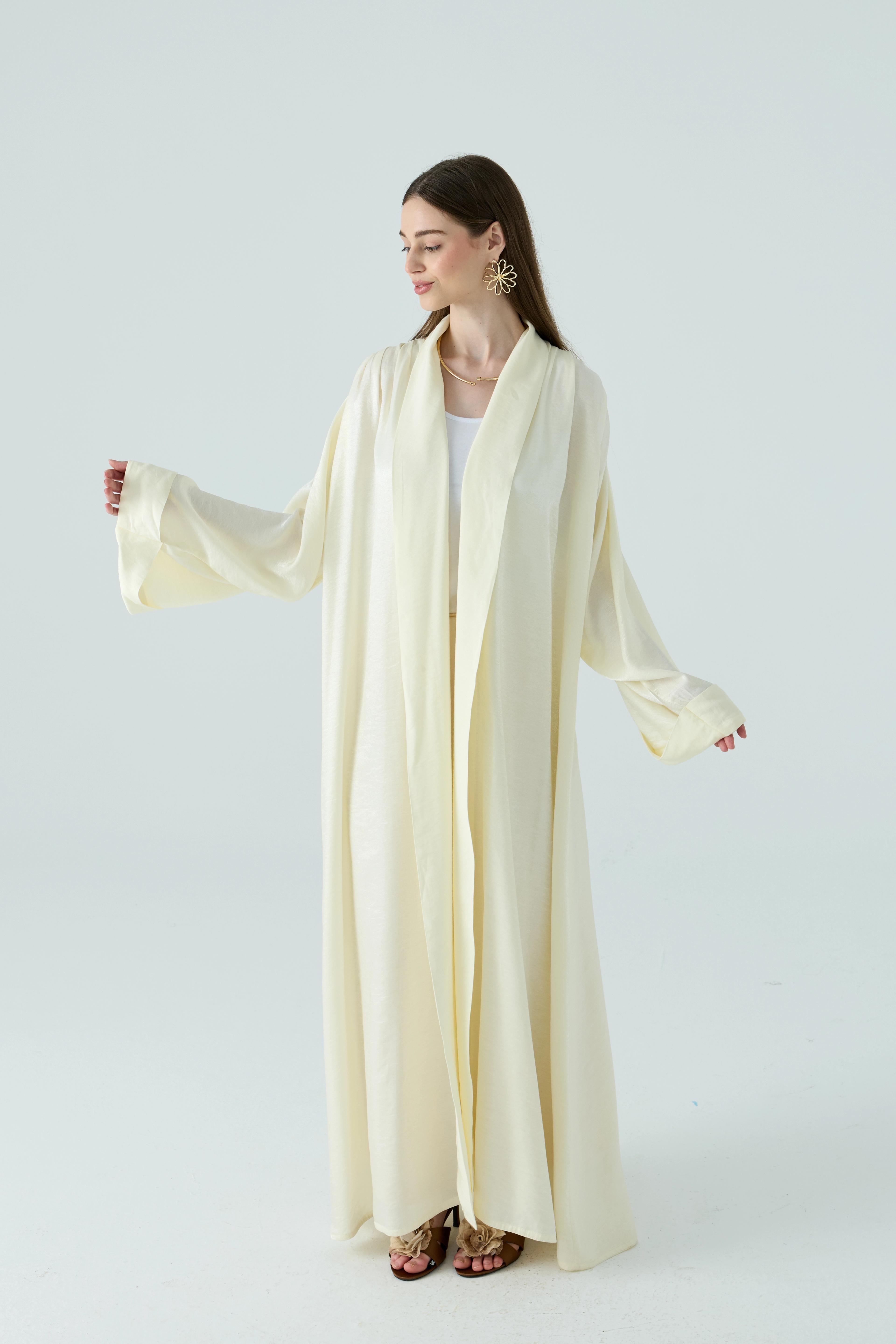 Krem Lama  Abaya