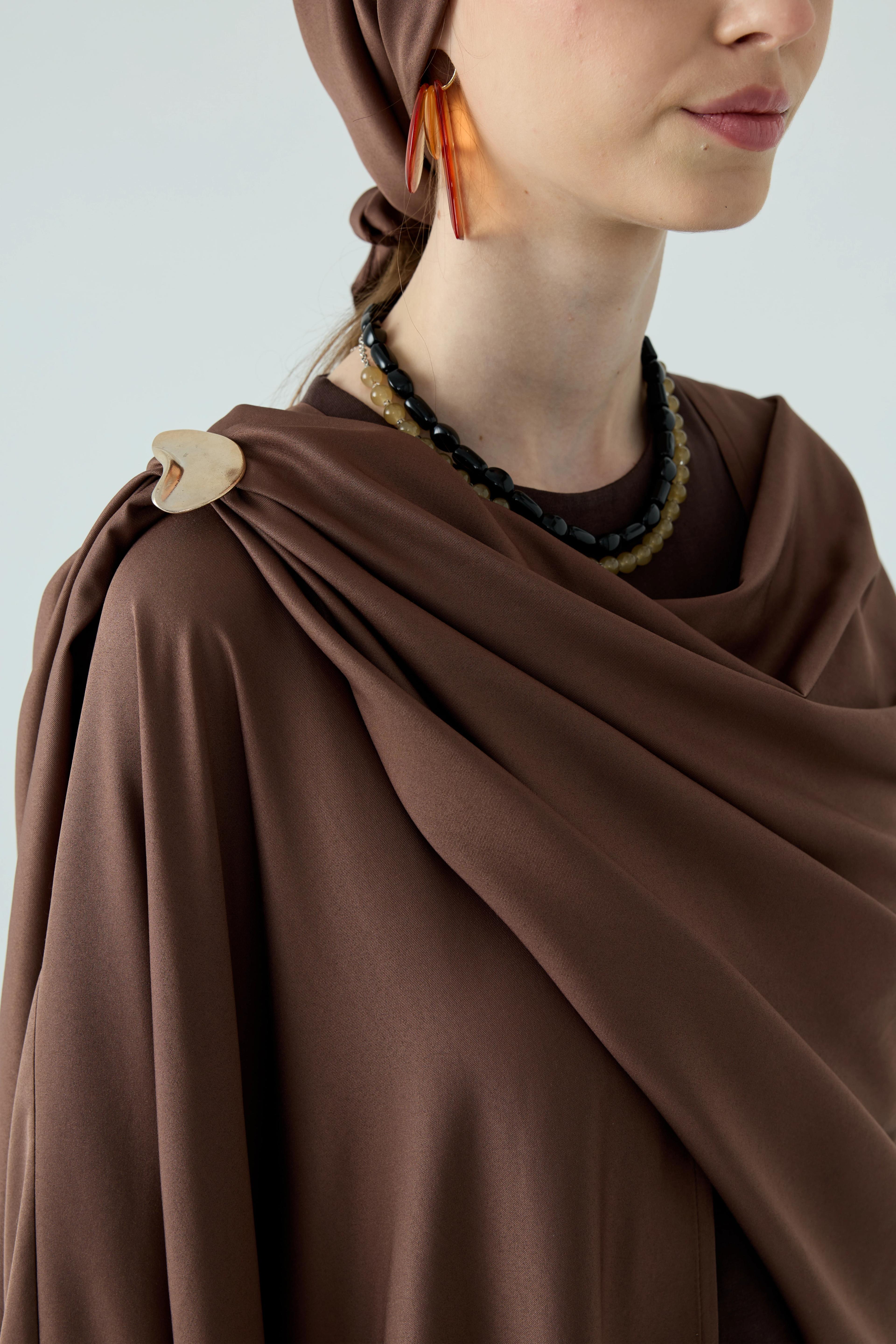 Kahverengi Şal Detaylı Abaya