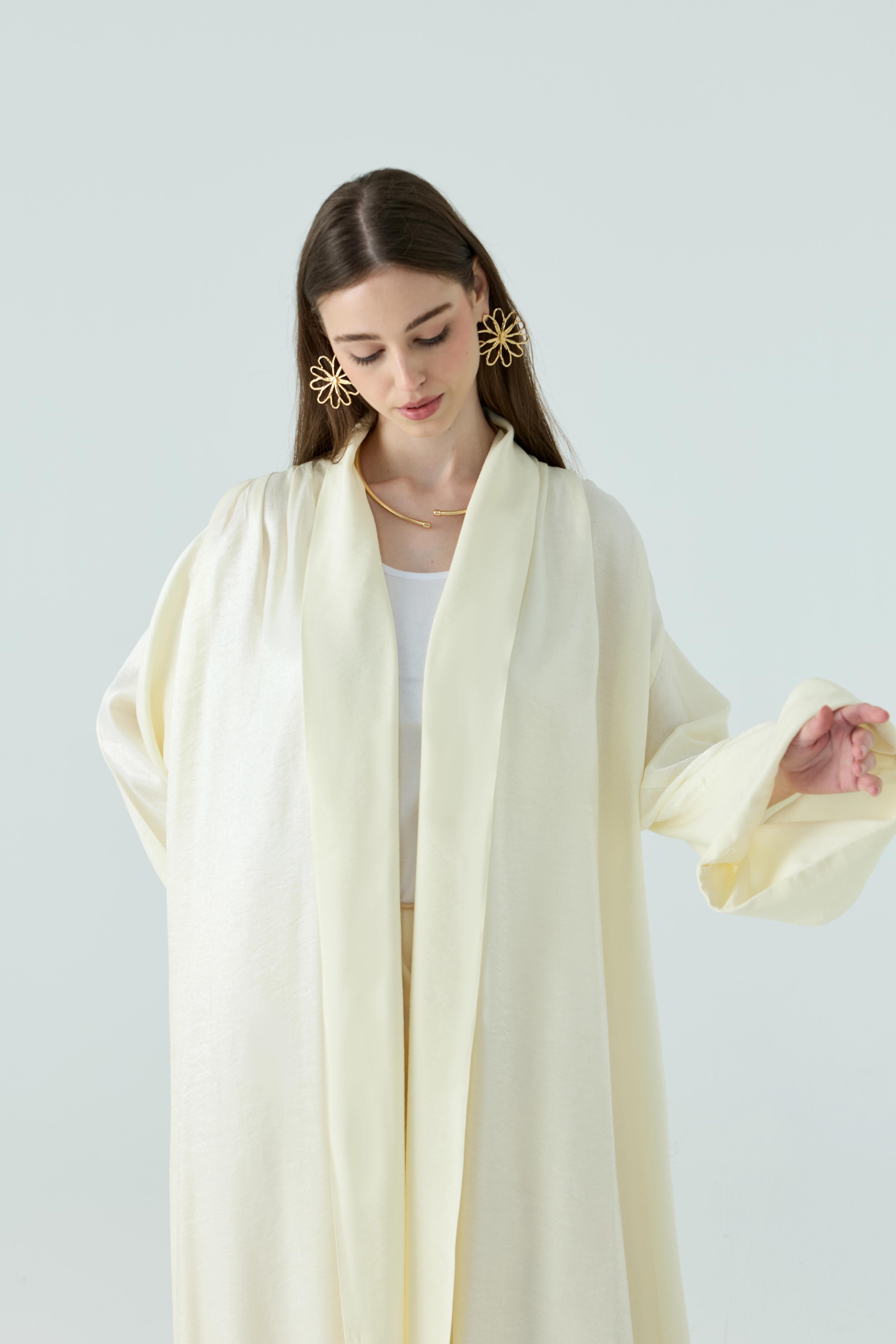 Krem Lama  Abaya