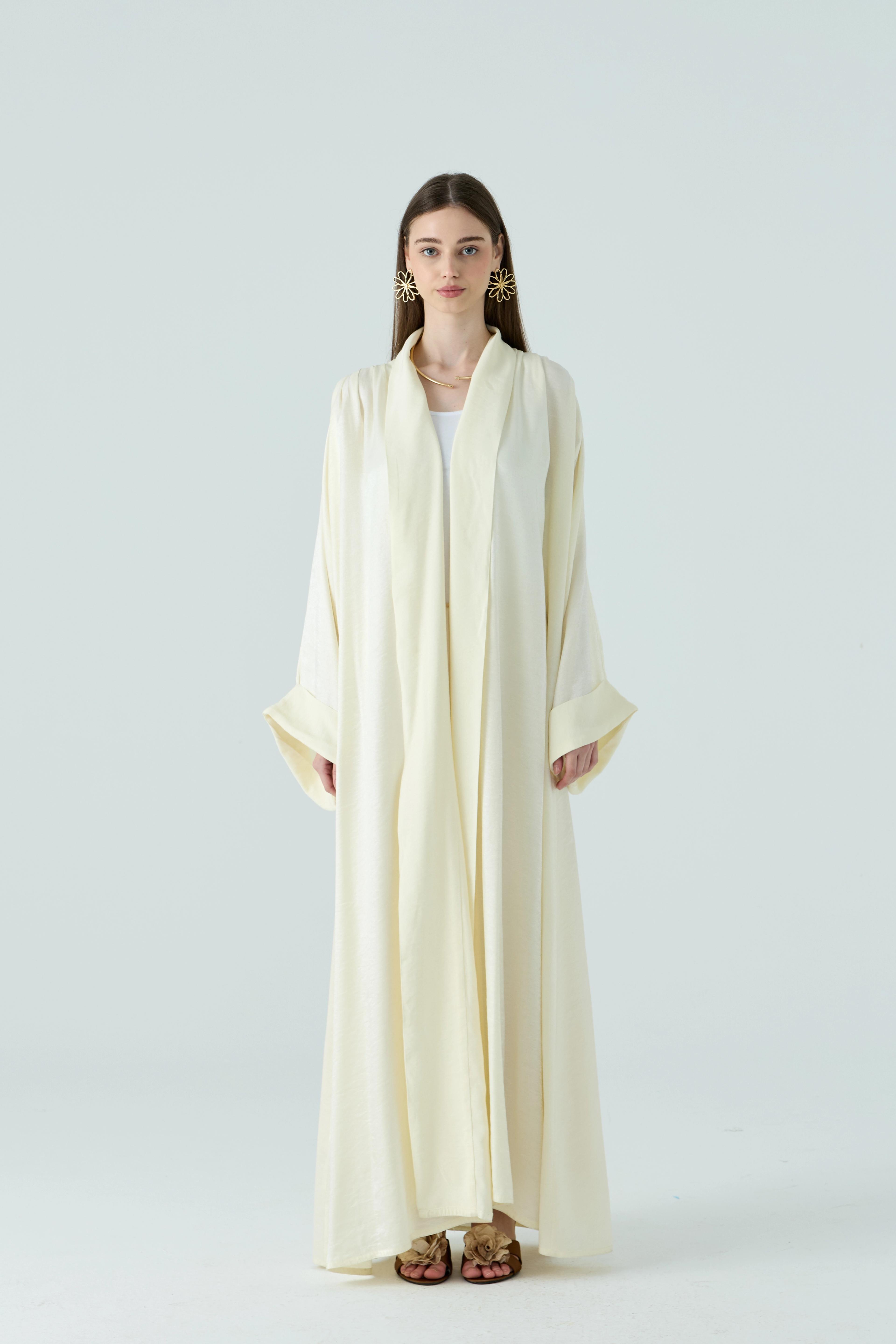 Krem Lama  Abaya