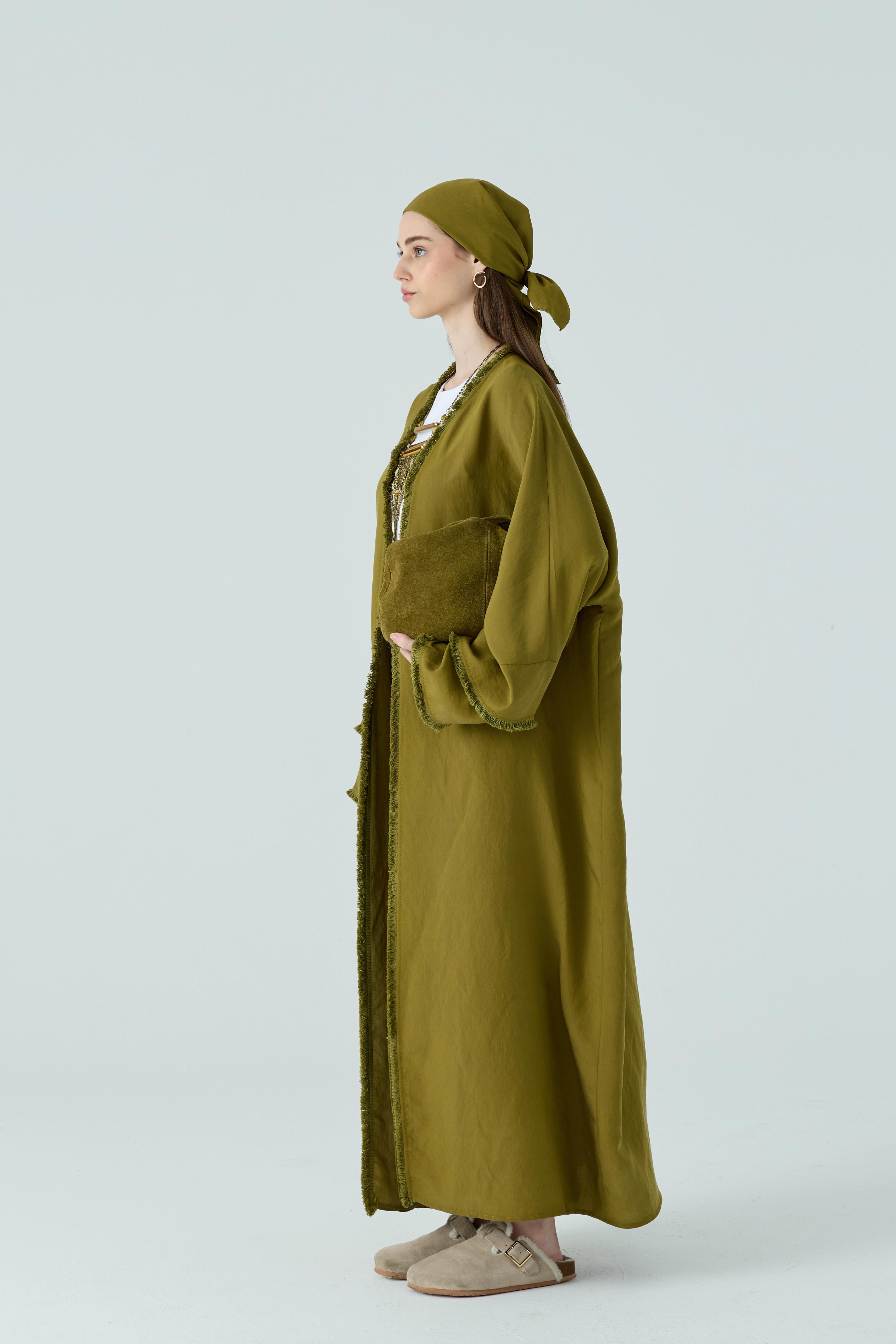 Yağ Yeşili Katmanlı Püskül Abaya