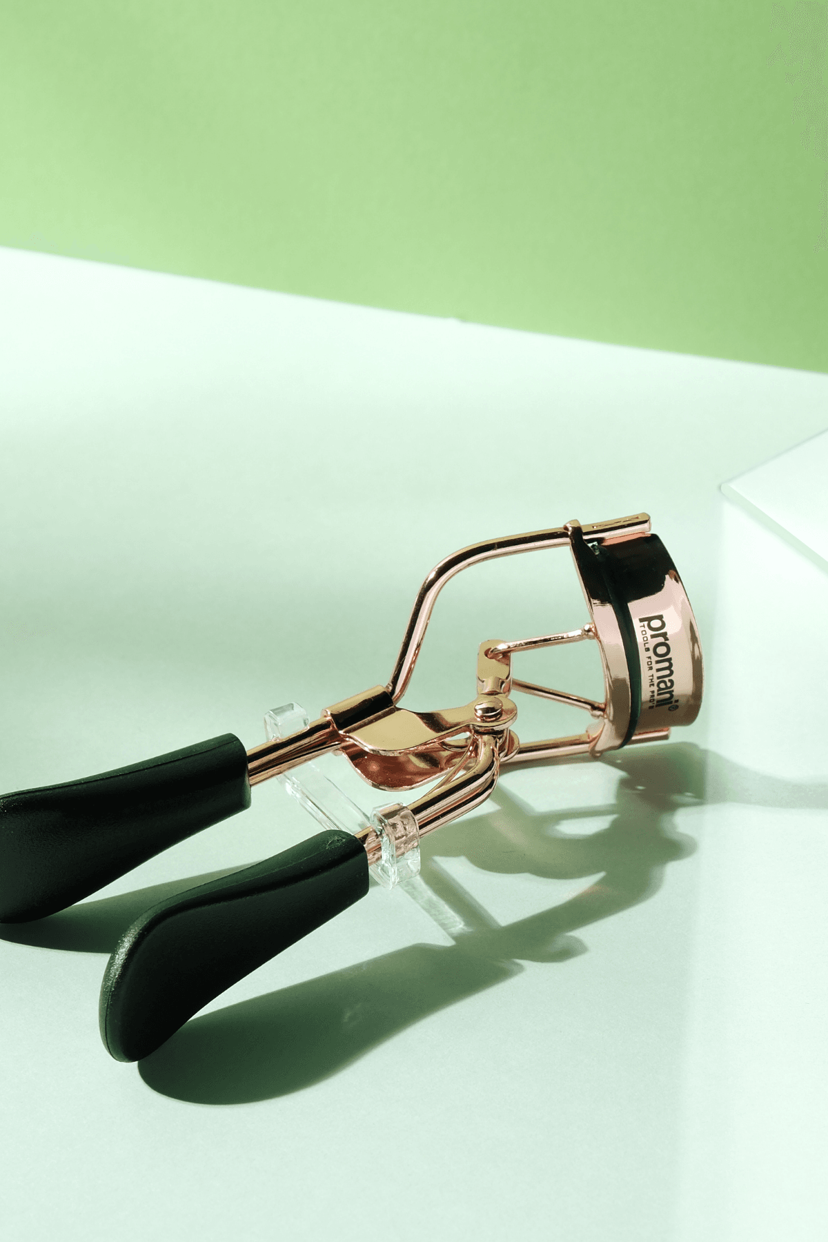 PROMANI ROSE GOLD EYELASH CURLER