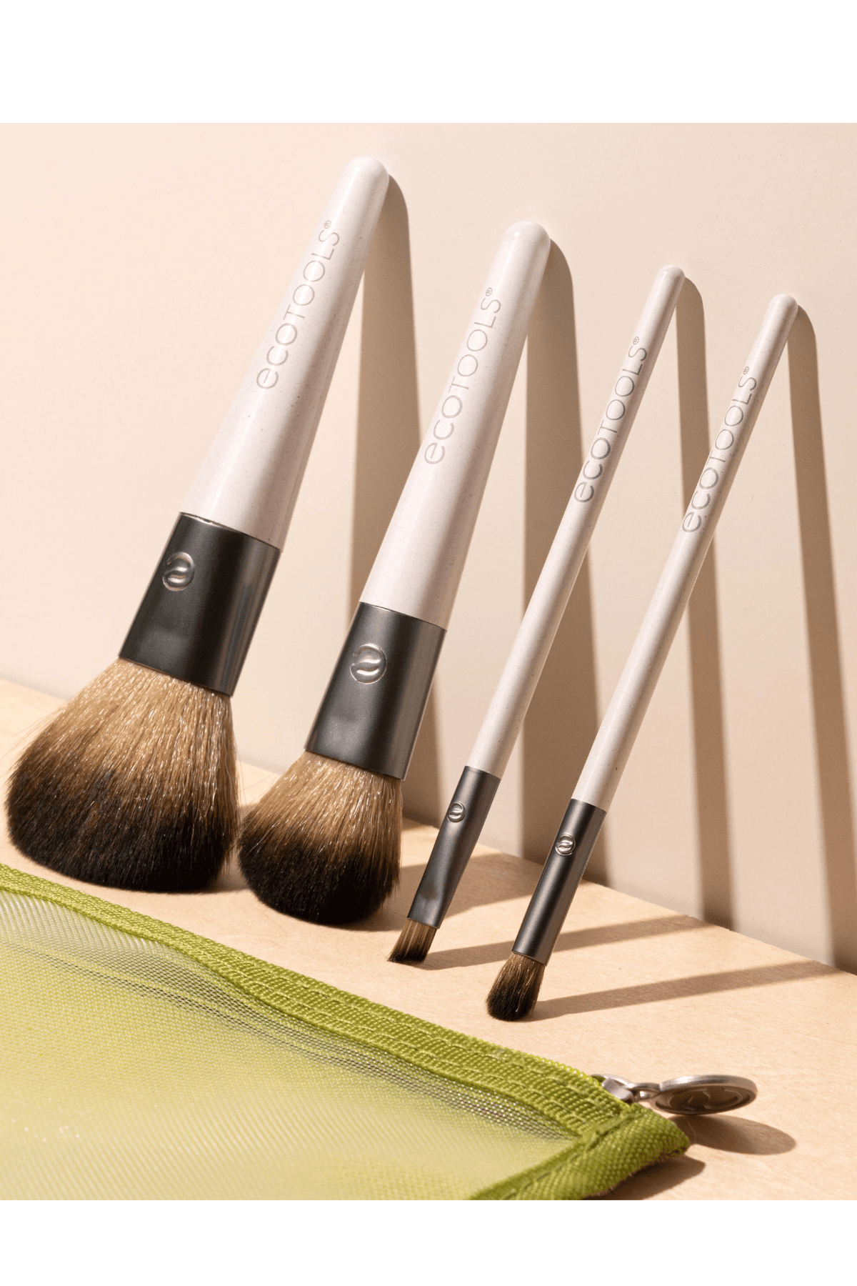 ECOTOOLS ON THE GO BRUSH SET