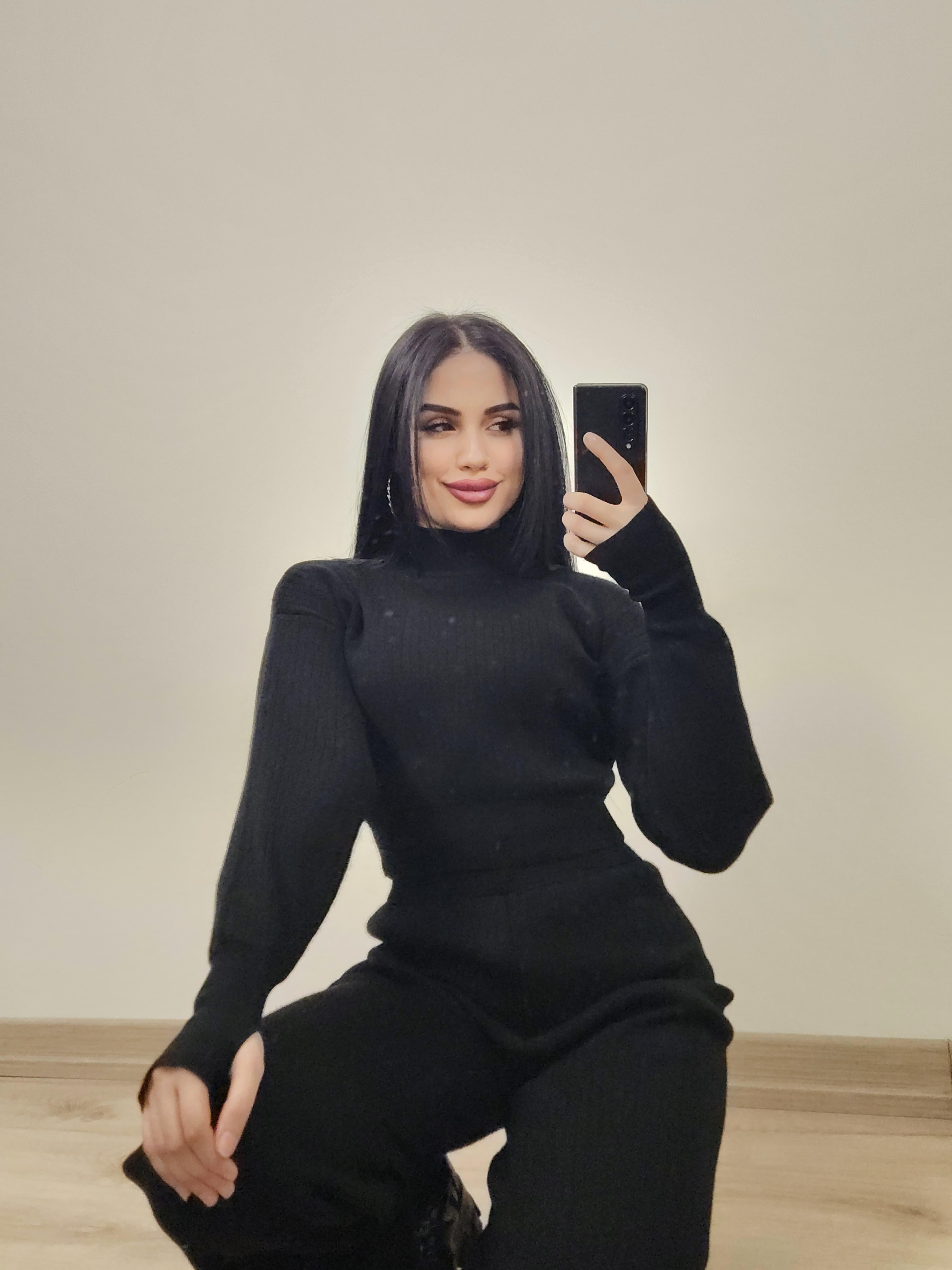 Parmak Detay Triko Takım
