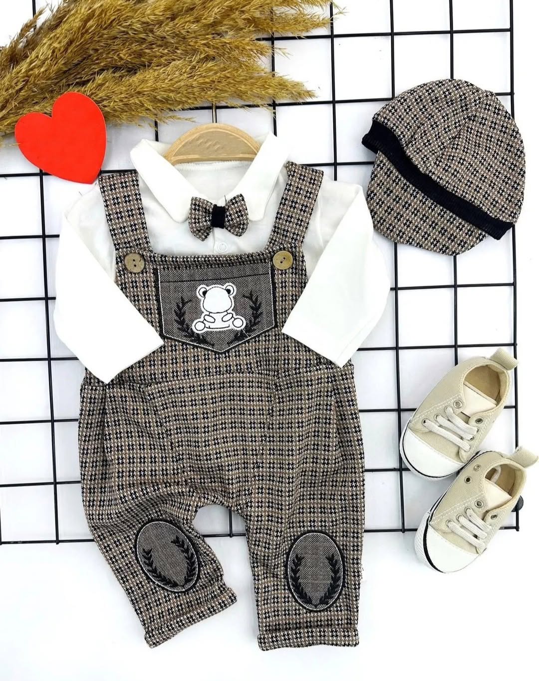 Erkek Bebek Papyonlu Şapkalı Salopet Tulum