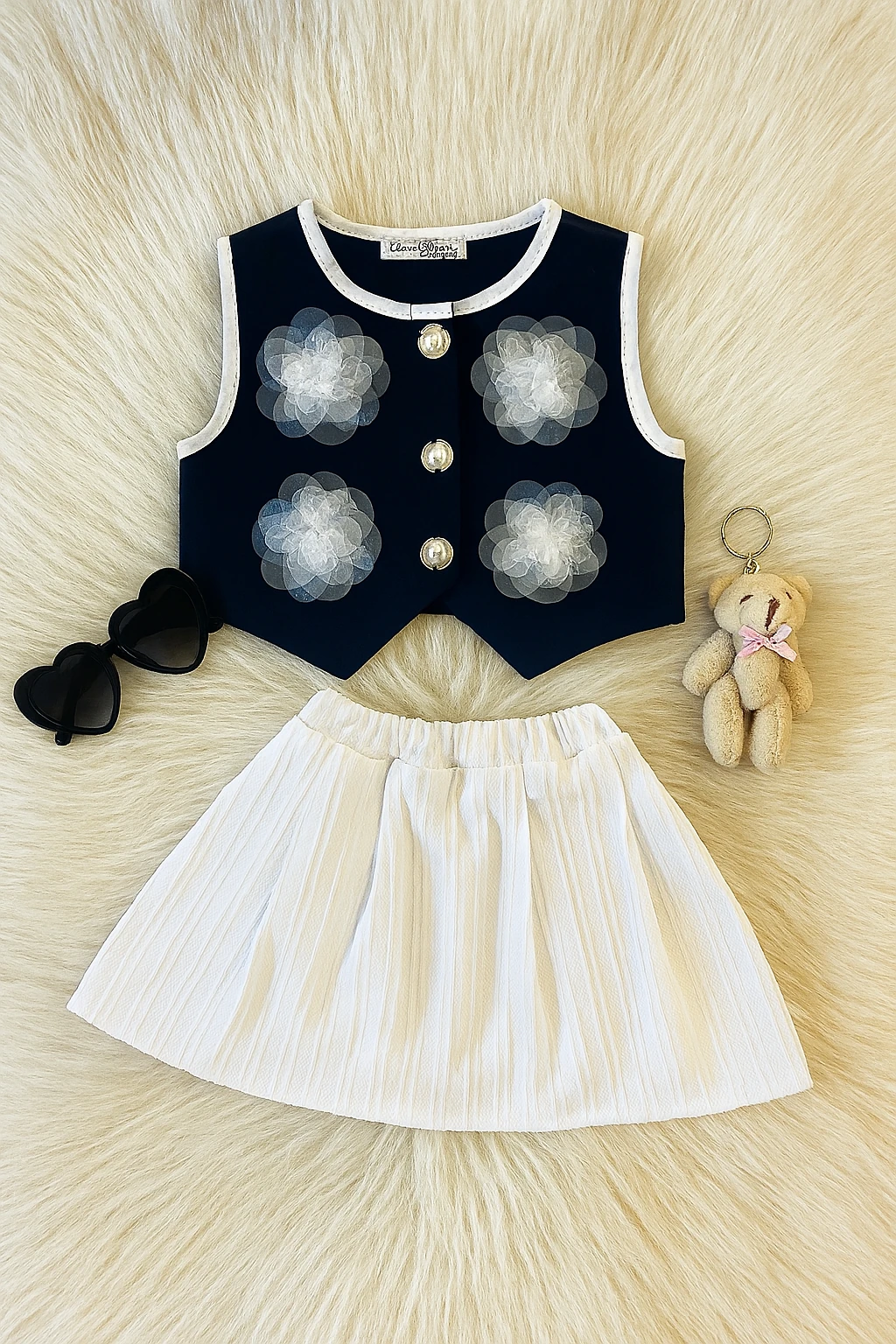 Beyaz Çiçekli Yelekli Etekli Takım