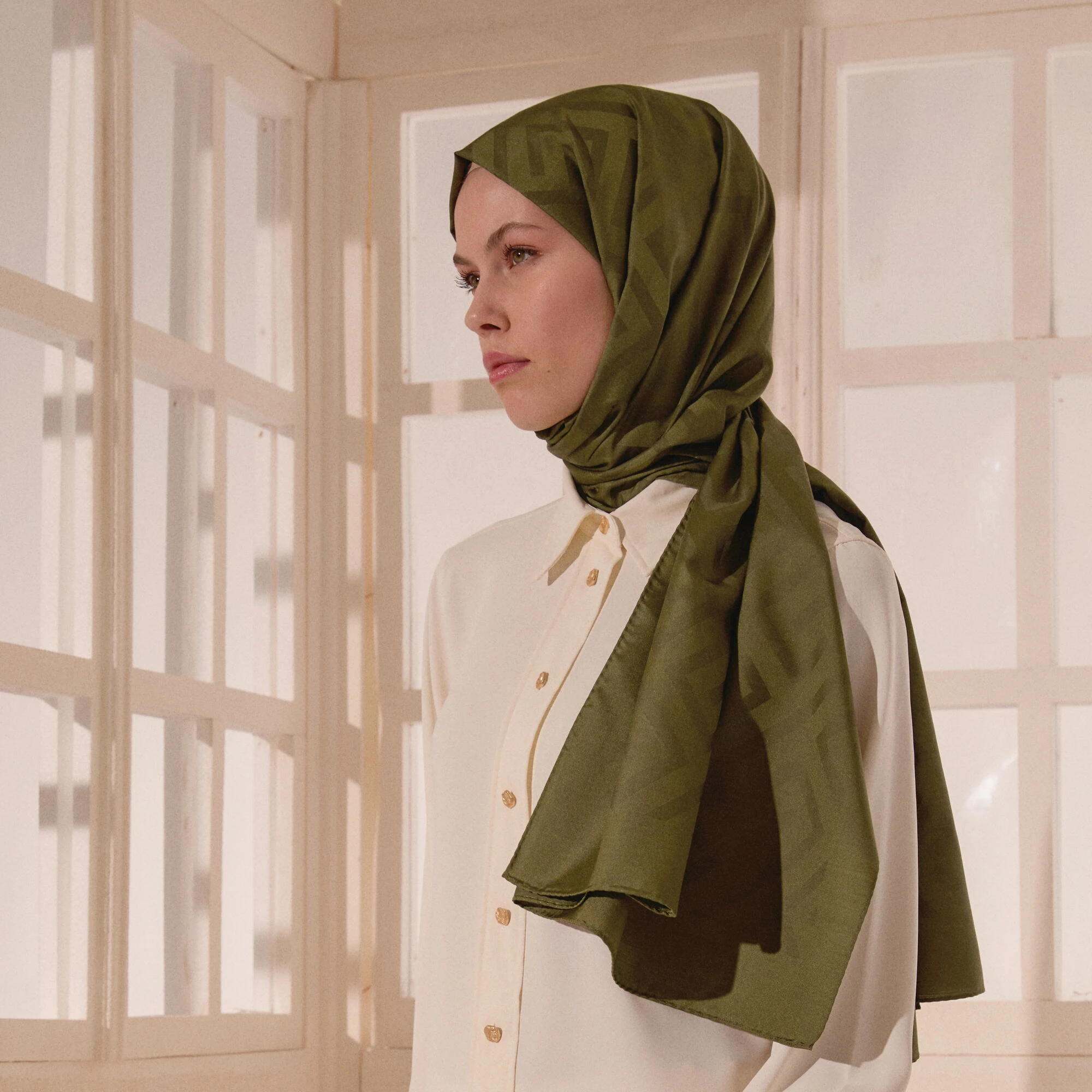 Haki Yeşil G Desen Jakarlı Yün İpek Şal