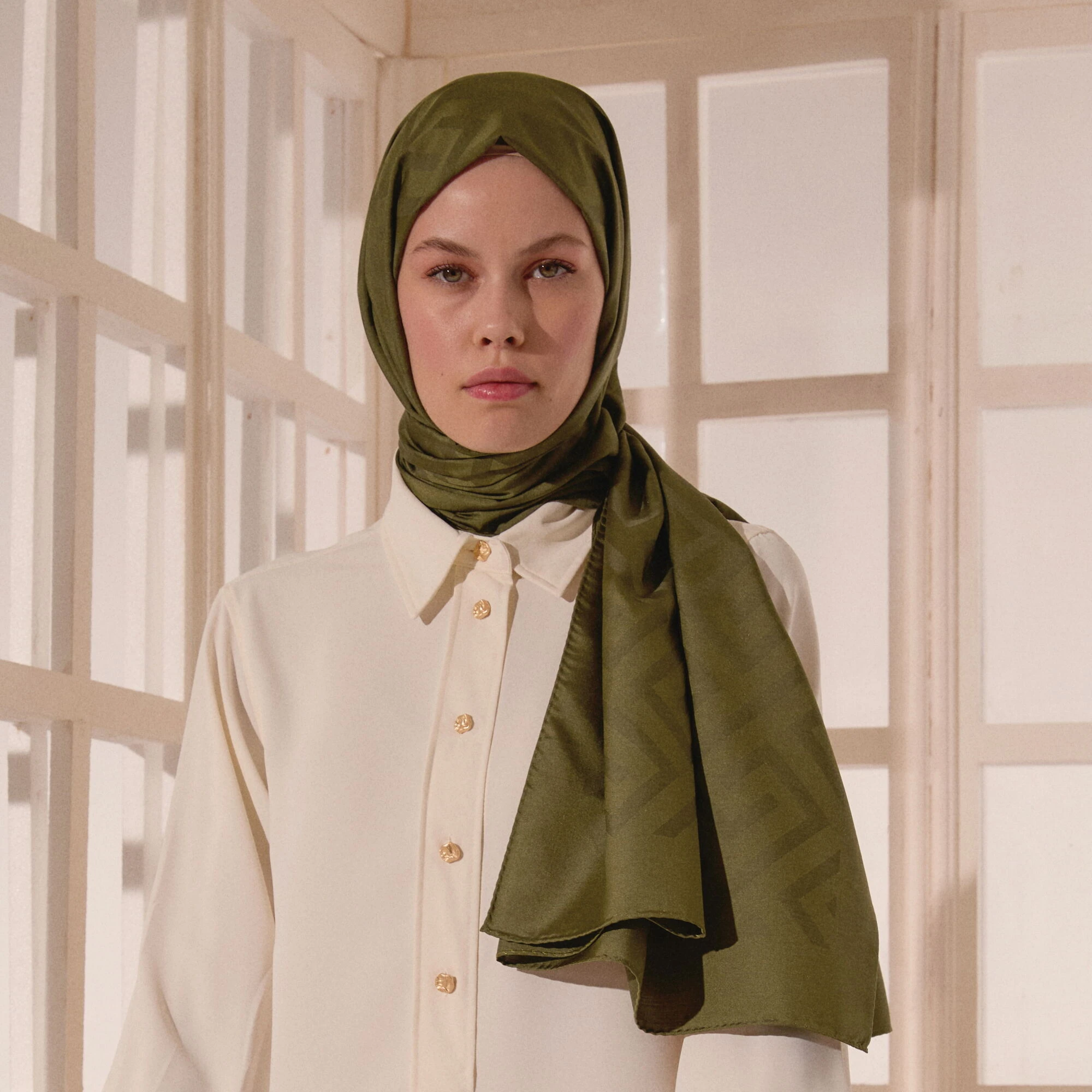 Haki Yeşil G Desen Jakarlı Yün İpek Şal