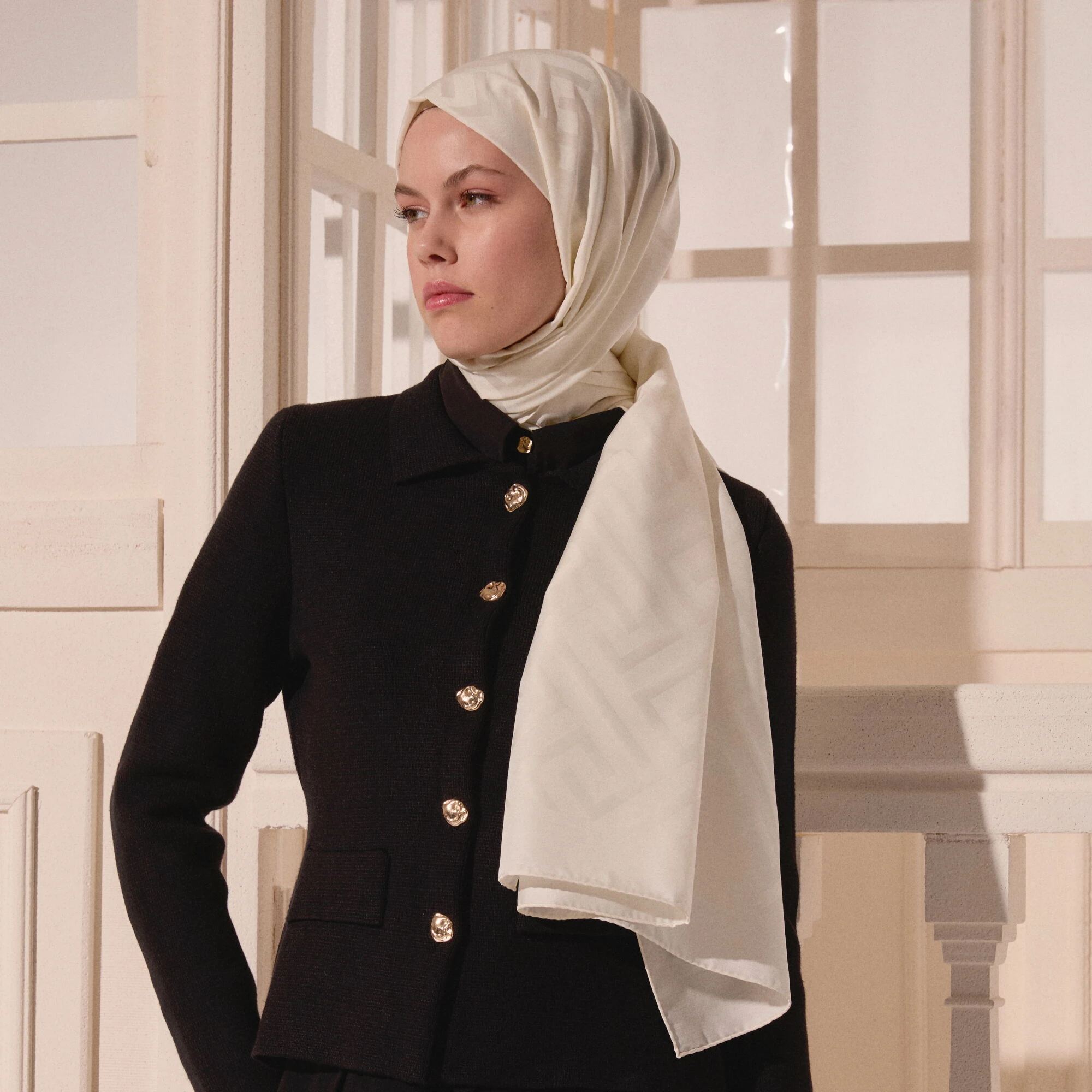 Beyaz G Desen Jakarlı Yün İpek Şal