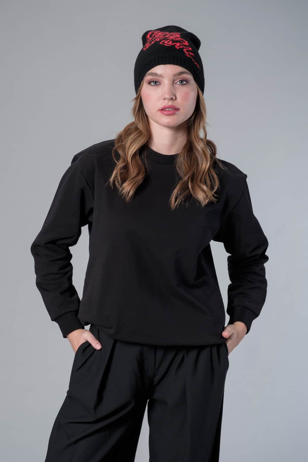 Siyah Bisiklet Yaka Sweatshirt