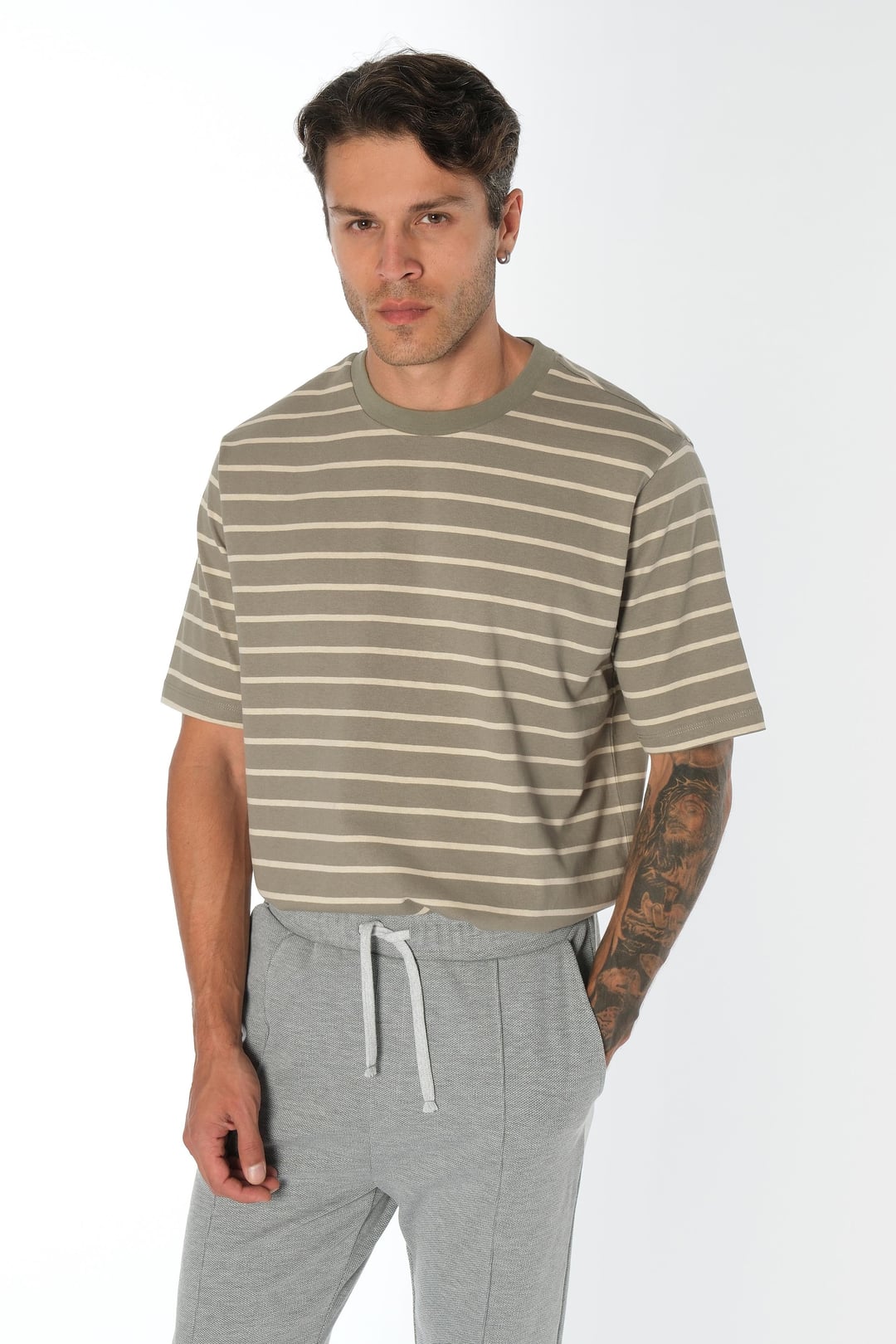 Kısa Kollu Çizgili Tshirt
