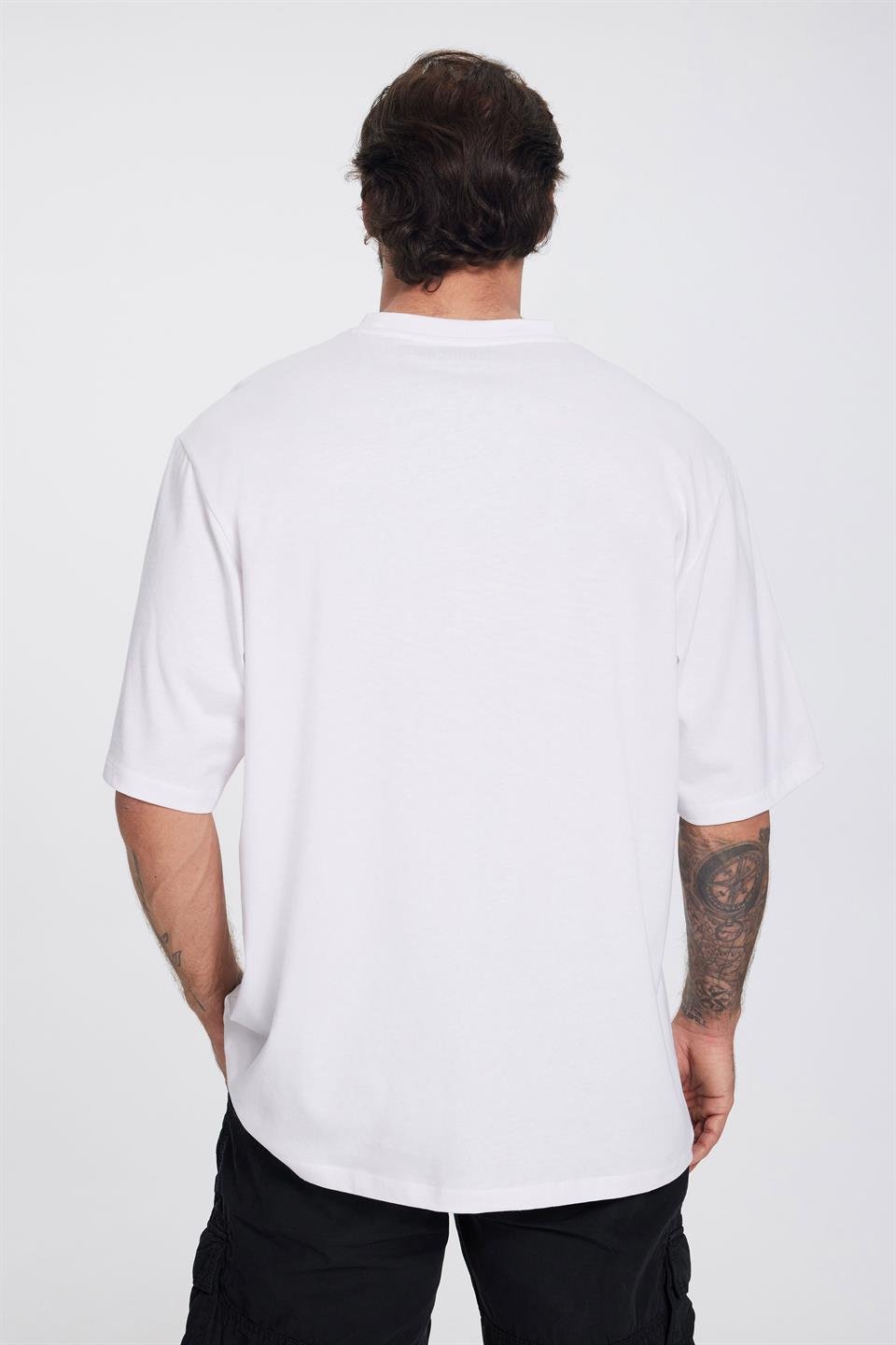 Baskılı Beyaz Erkek Oversize Tişört