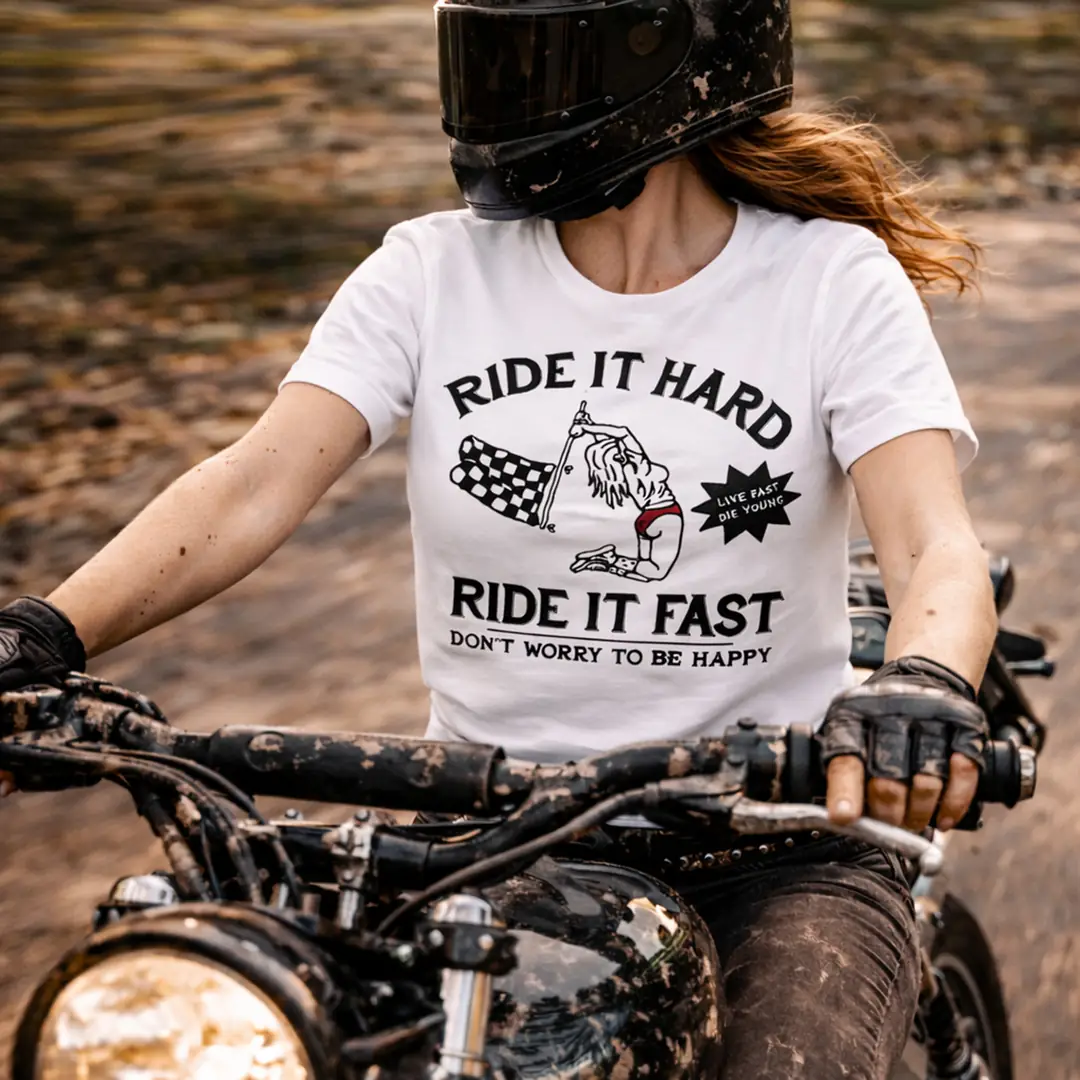 Kadın Siyah Baskılı Beyaz Regular Tişört