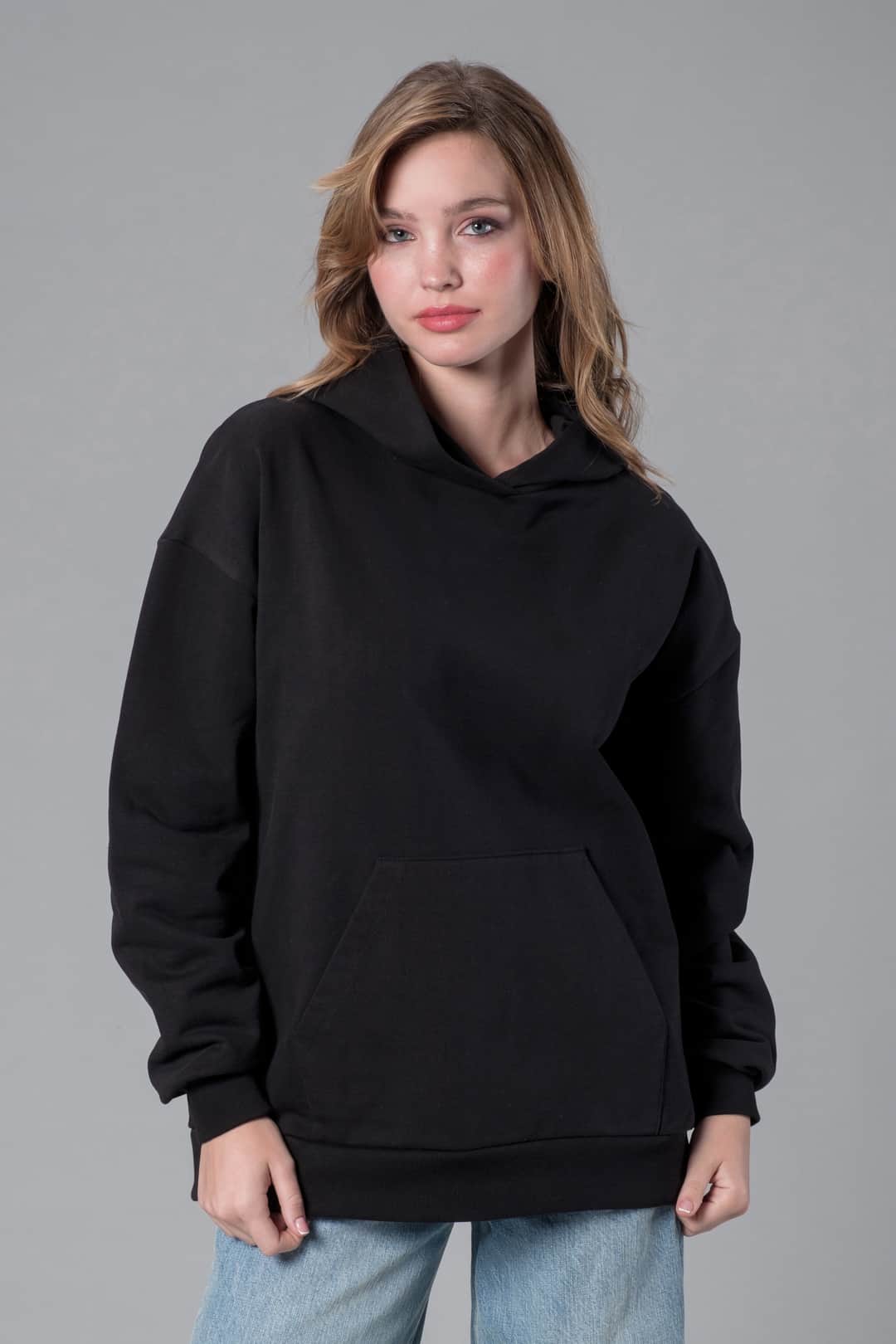 Siyah Kapüşonlu Cepli Hoodie